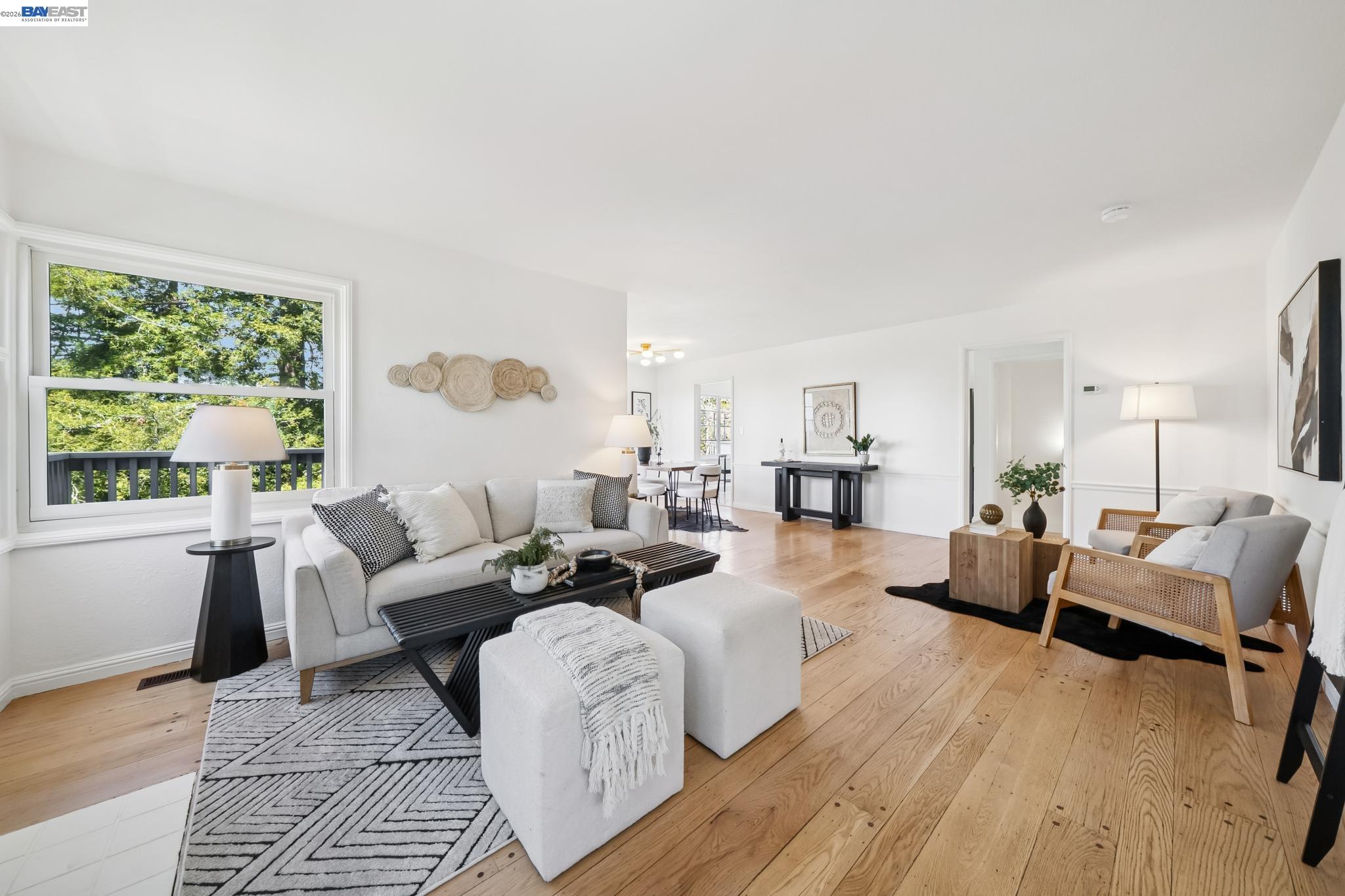 Detail Gallery Image 18 of 60 For 39 Chatsworth Ct, Oakland,  CA 94611 - 4 Beds | 2 Baths