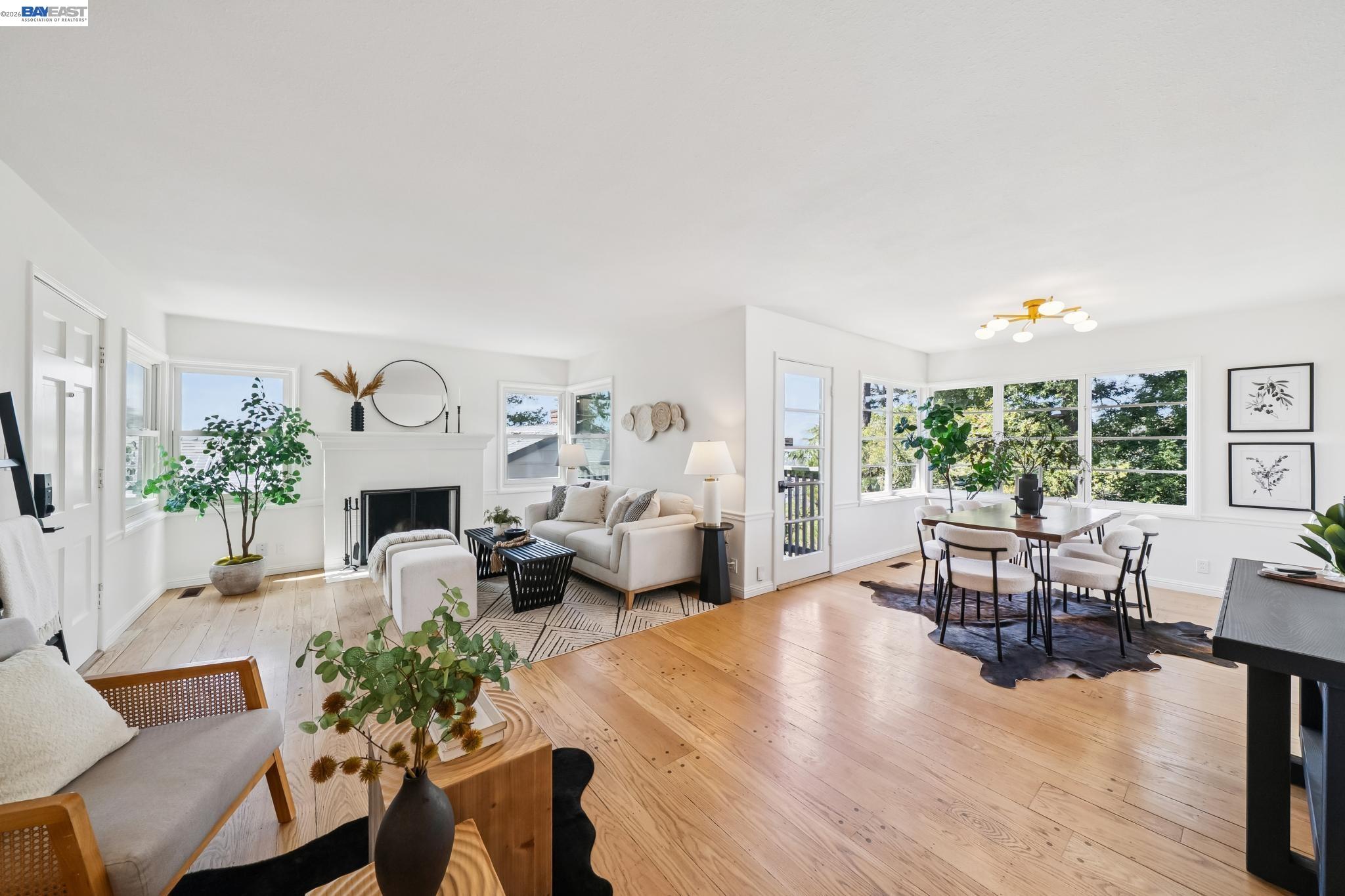 Detail Gallery Image 22 of 60 For 39 Chatsworth Ct, Oakland,  CA 94611 - 4 Beds | 2 Baths