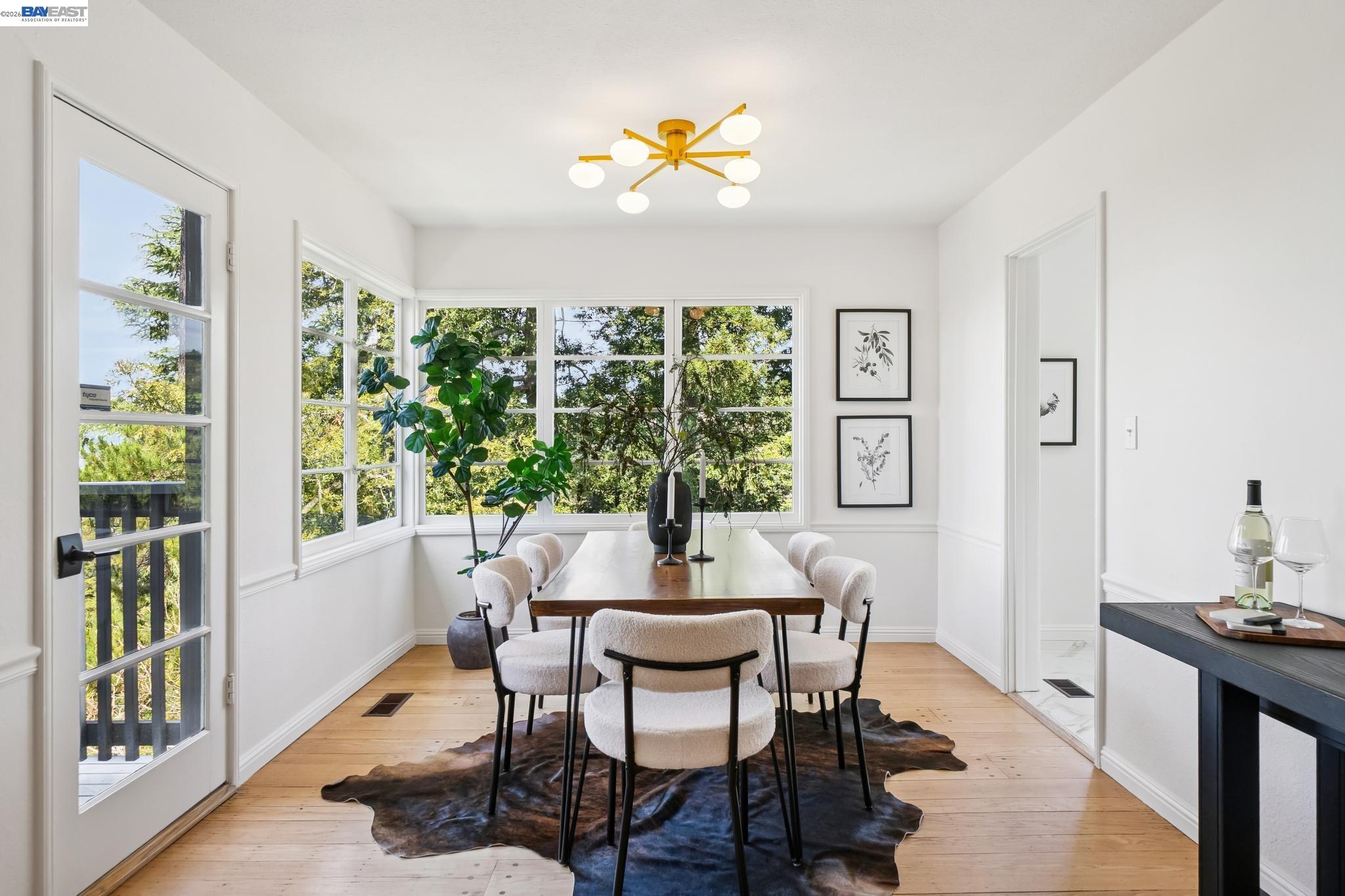 Detail Gallery Image 24 of 60 For 39 Chatsworth Ct, Oakland,  CA 94611 - 4 Beds | 2 Baths