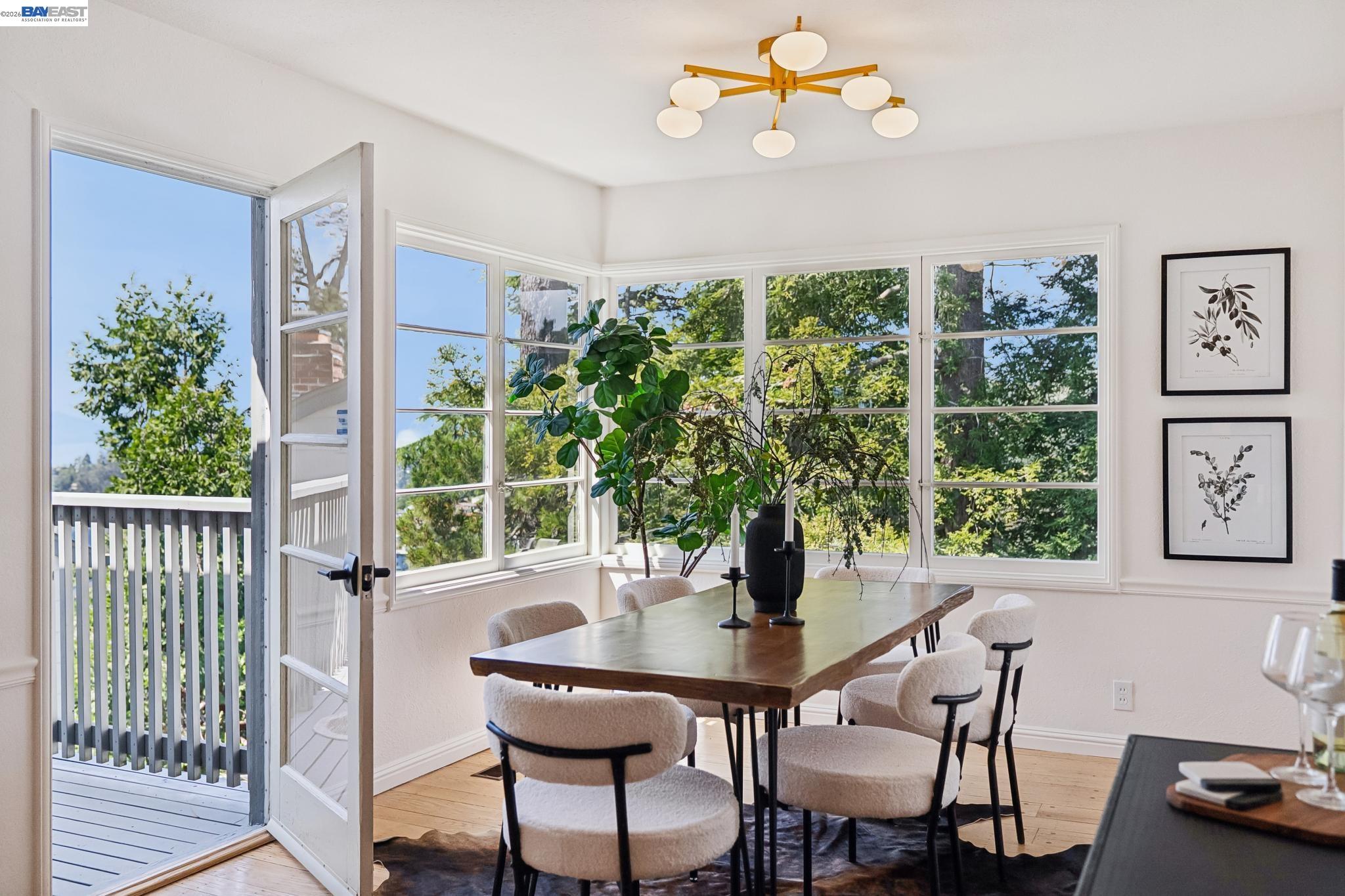 Detail Gallery Image 26 of 60 For 39 Chatsworth Ct, Oakland,  CA 94611 - 4 Beds | 2 Baths