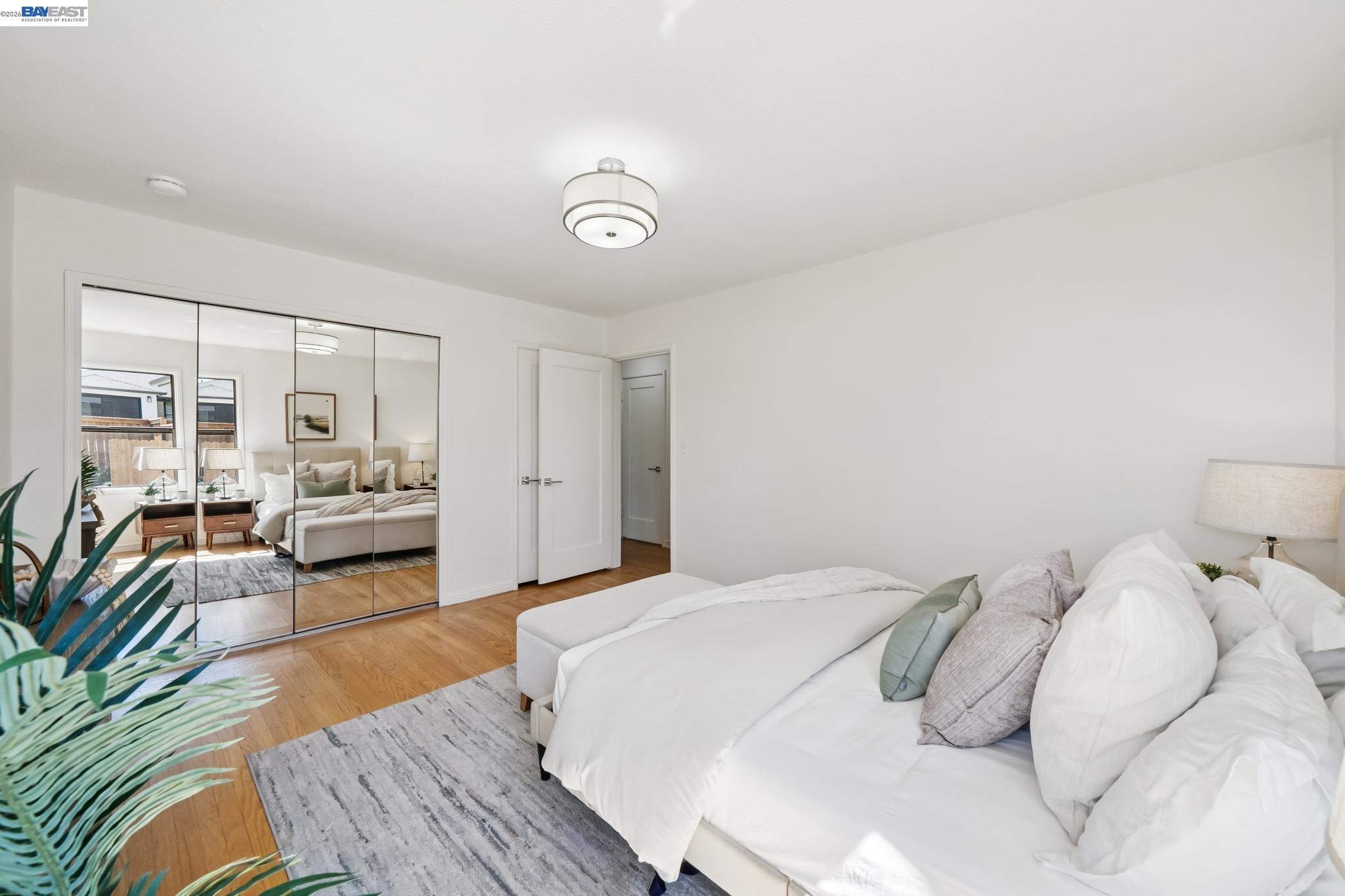 Detail Gallery Image 38 of 60 For 39 Chatsworth Ct, Oakland,  CA 94611 - 4 Beds | 2 Baths