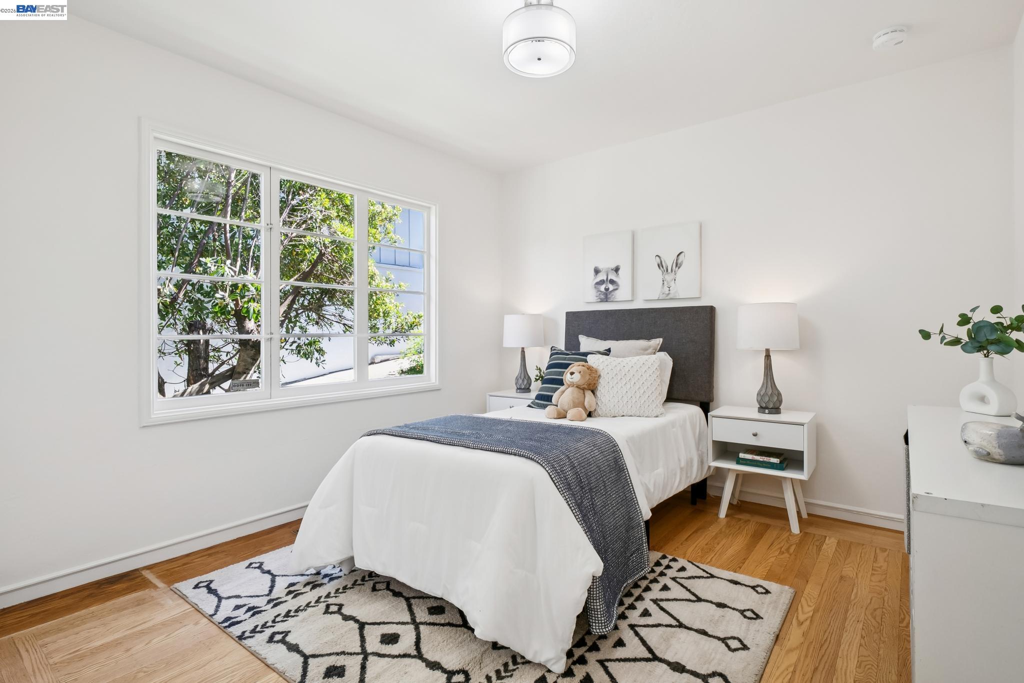 Detail Gallery Image 39 of 60 For 39 Chatsworth Ct, Oakland,  CA 94611 - 4 Beds | 2 Baths