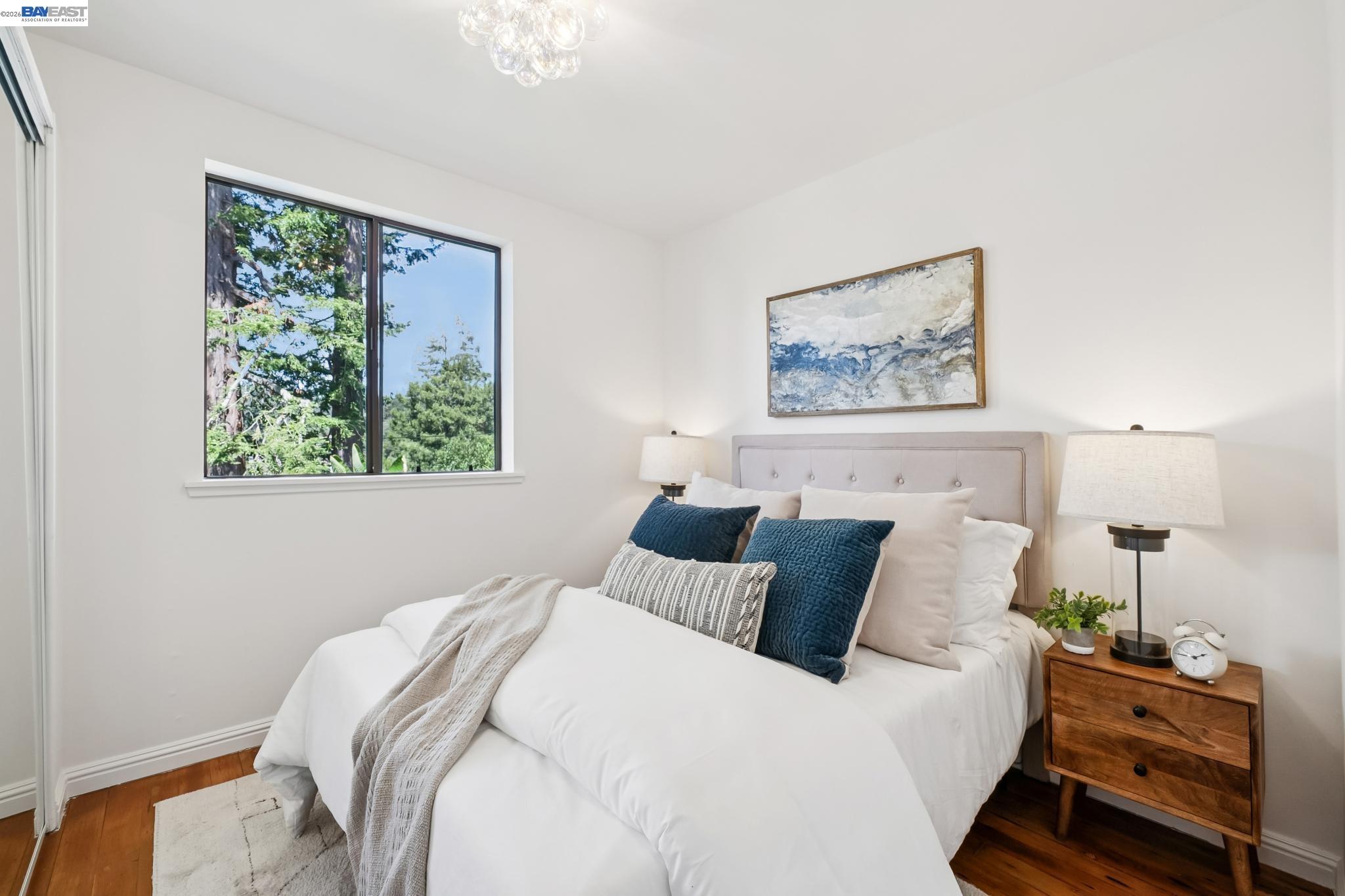 Detail Gallery Image 44 of 60 For 39 Chatsworth Ct, Oakland,  CA 94611 - 4 Beds | 2 Baths