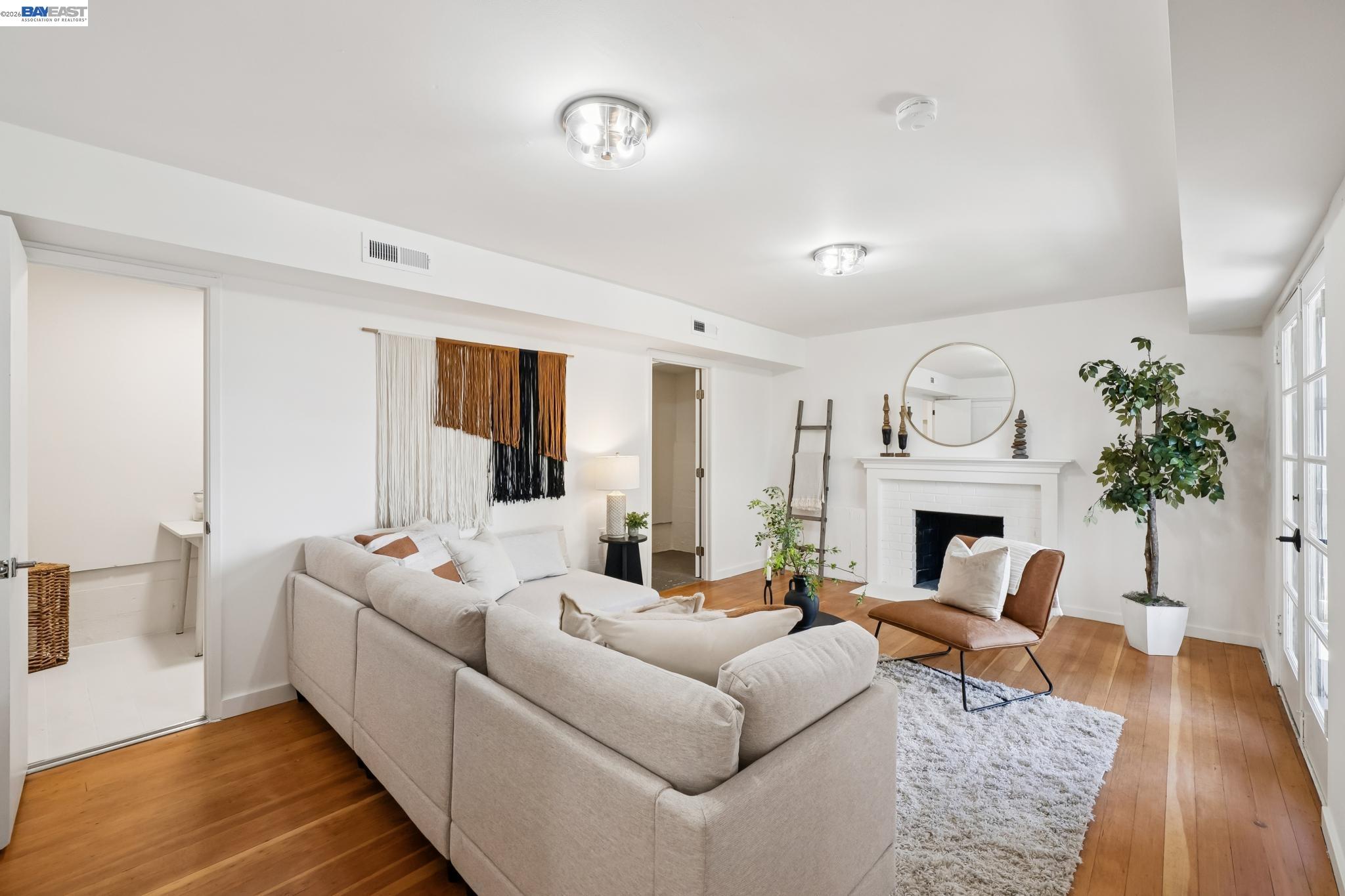 Detail Gallery Image 48 of 60 For 39 Chatsworth Ct, Oakland,  CA 94611 - 4 Beds | 2 Baths