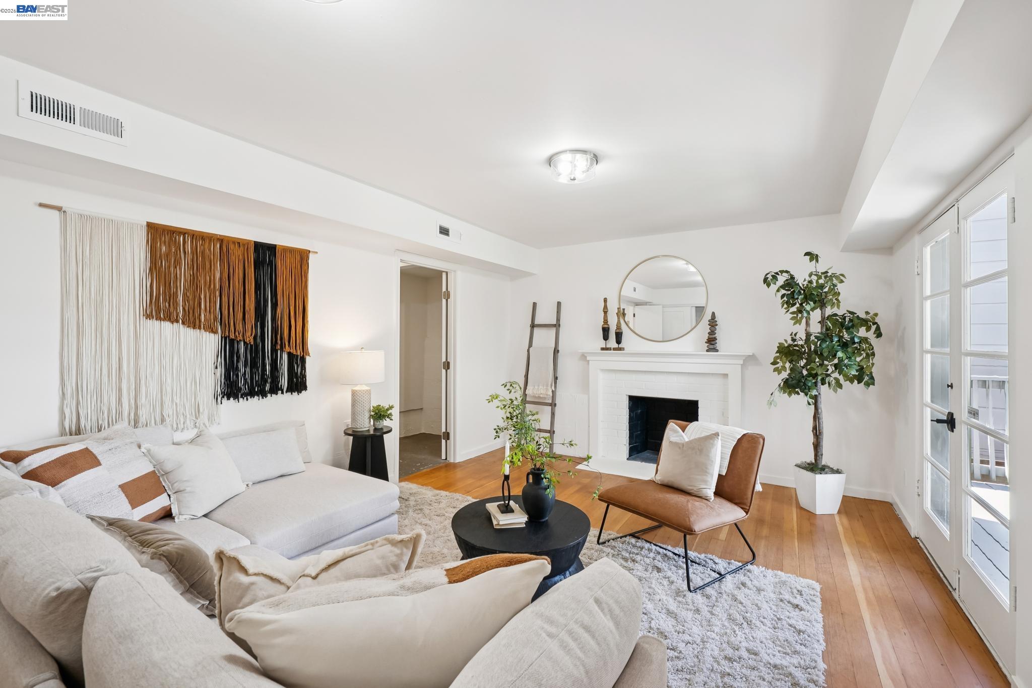 Detail Gallery Image 49 of 60 For 39 Chatsworth Ct, Oakland,  CA 94611 - 4 Beds | 2 Baths