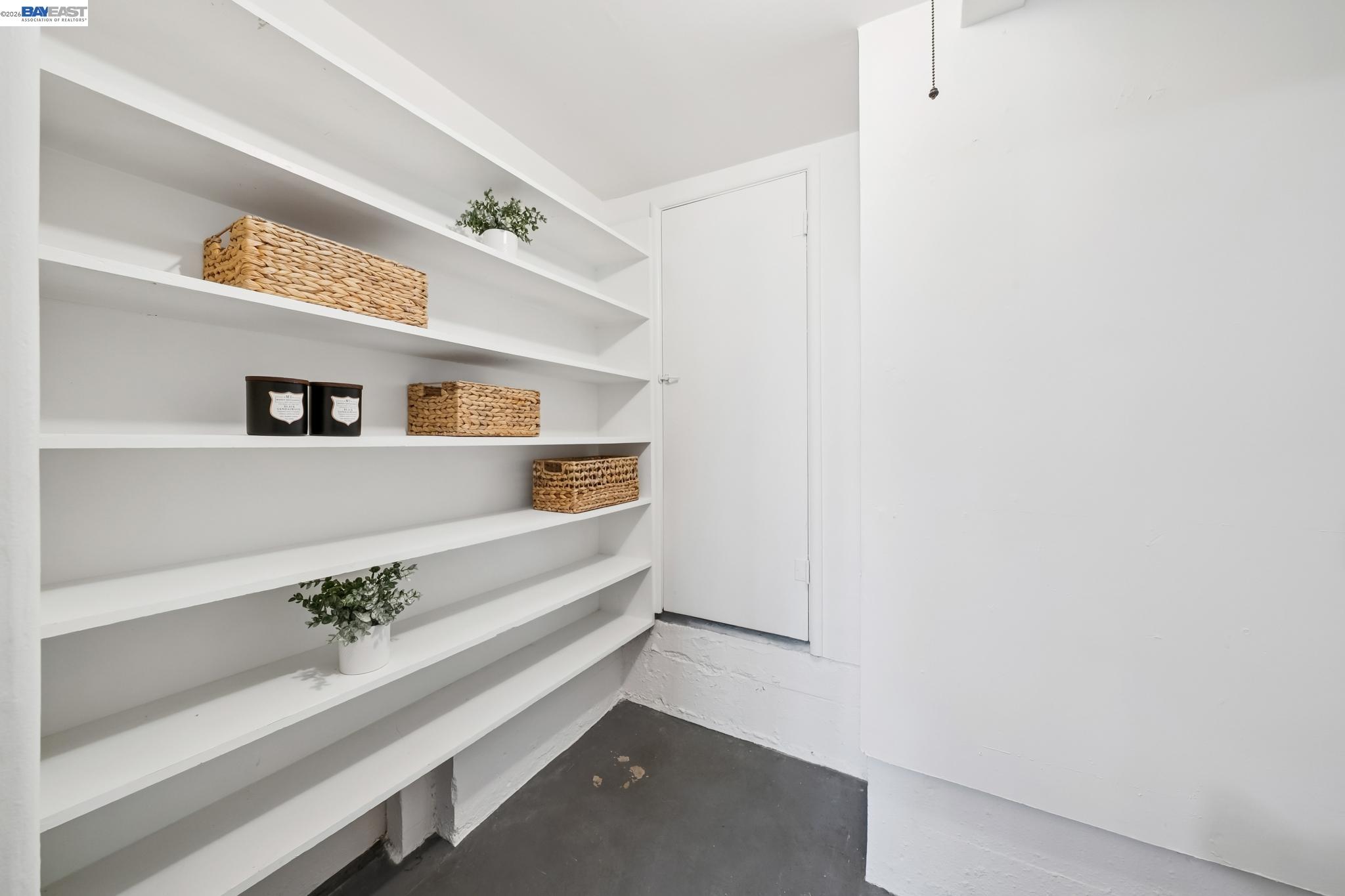 Detail Gallery Image 51 of 60 For 39 Chatsworth Ct, Oakland,  CA 94611 - 4 Beds | 2 Baths