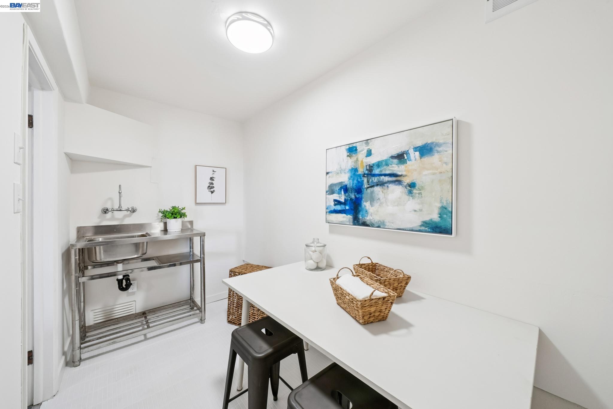 Detail Gallery Image 53 of 60 For 39 Chatsworth Ct, Oakland,  CA 94611 - 4 Beds | 2 Baths