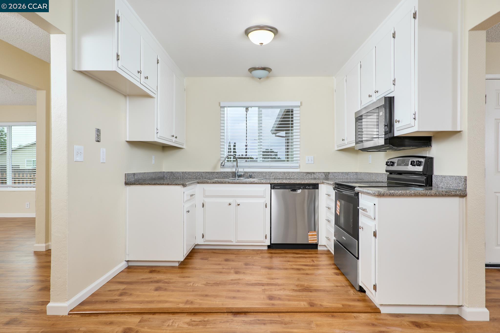 Detail Gallery Image 2 of 22 For 701 Shannon Dr, Suisun City,  CA 94585 - 4 Beds | 2 Baths