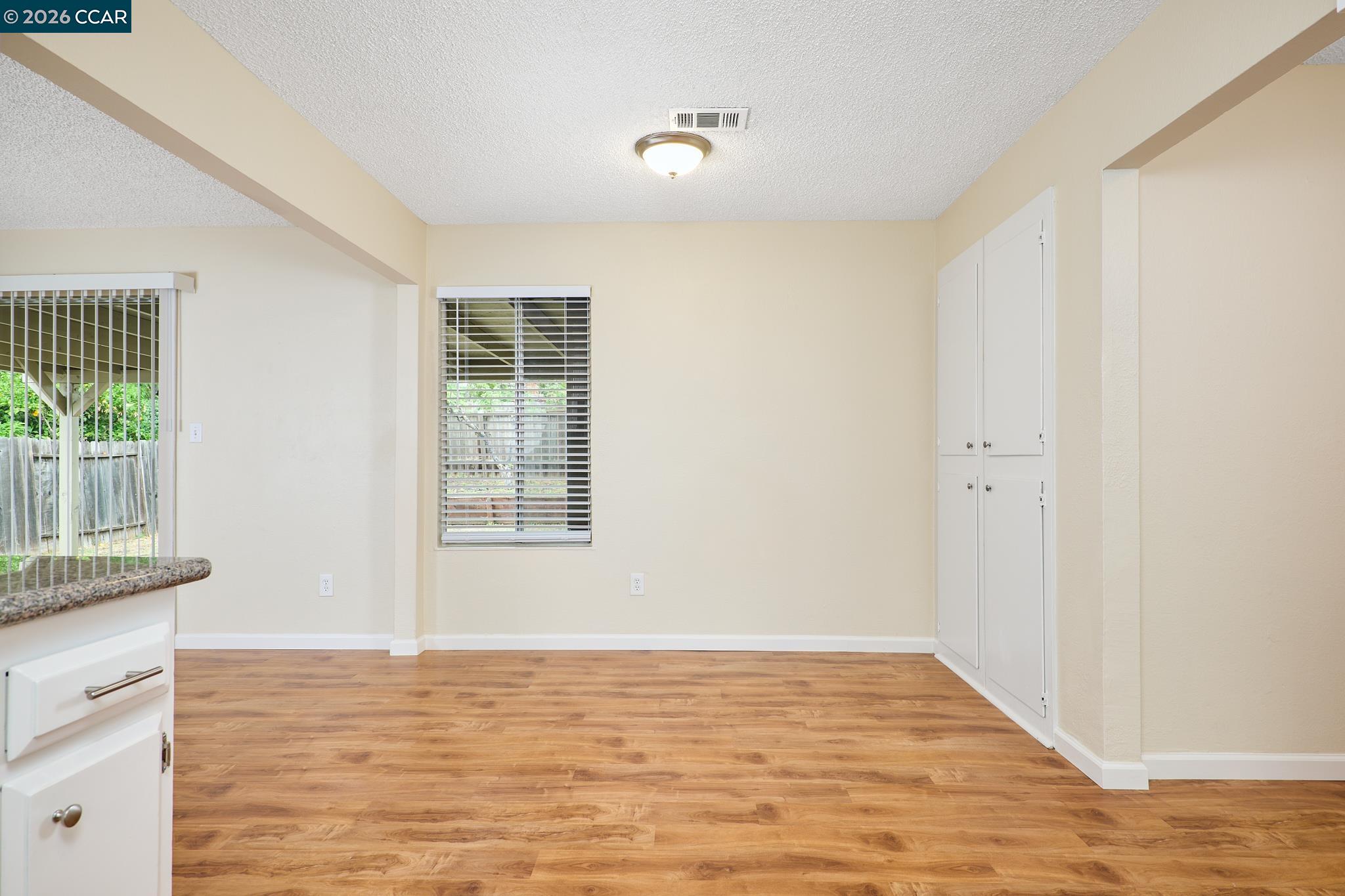 Detail Gallery Image 4 of 22 For 701 Shannon Dr, Suisun City,  CA 94585 - 4 Beds | 2 Baths