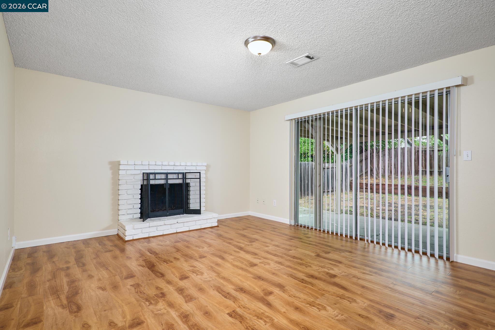 Detail Gallery Image 5 of 22 For 701 Shannon Dr, Suisun City,  CA 94585 - 4 Beds | 2 Baths