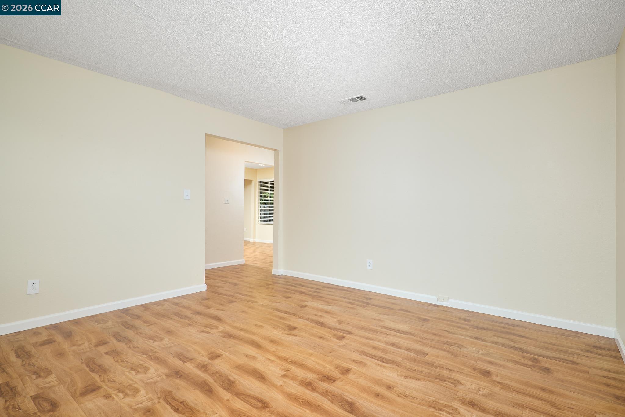 Detail Gallery Image 9 of 22 For 701 Shannon Dr, Suisun City,  CA 94585 - 4 Beds | 2 Baths