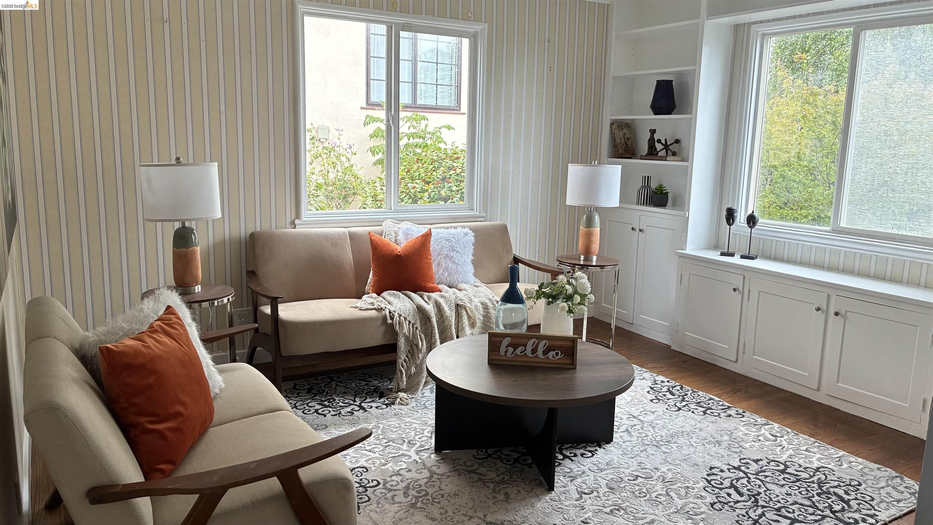 Detail Gallery Image 12 of 42 For 135 Alta Rd, Oakland,  CA 94618 - 3 Beds | 3 Baths