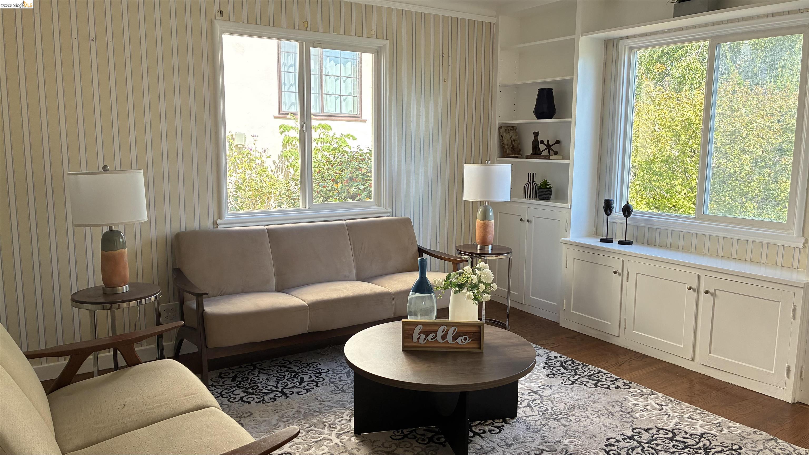 Detail Gallery Image 13 of 42 For 135 Alta Rd, Oakland,  CA 94618 - 3 Beds | 3 Baths