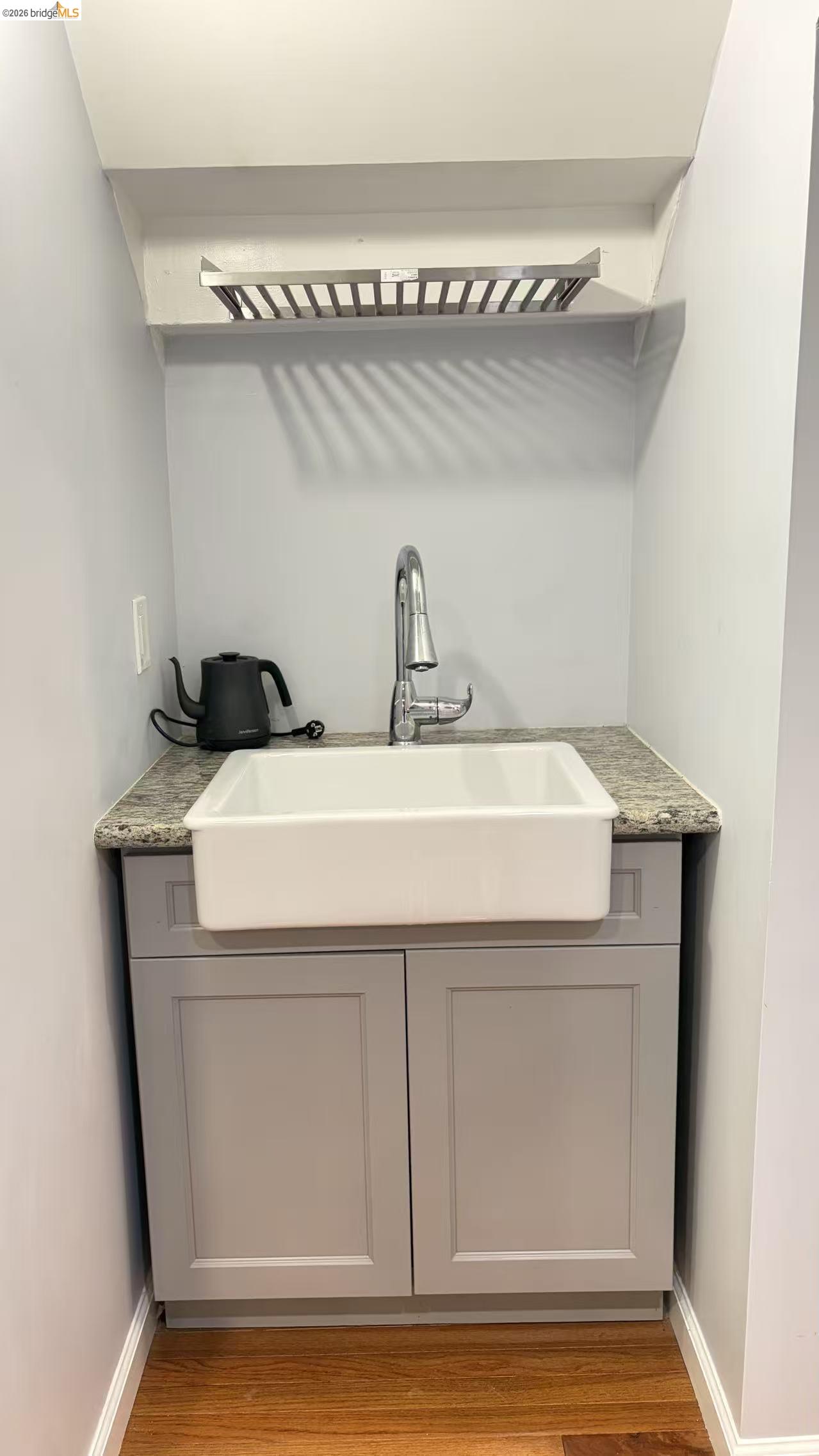 Detail Gallery Image 29 of 42 For 135 Alta Rd, Oakland,  CA 94618 - 3 Beds | 3 Baths