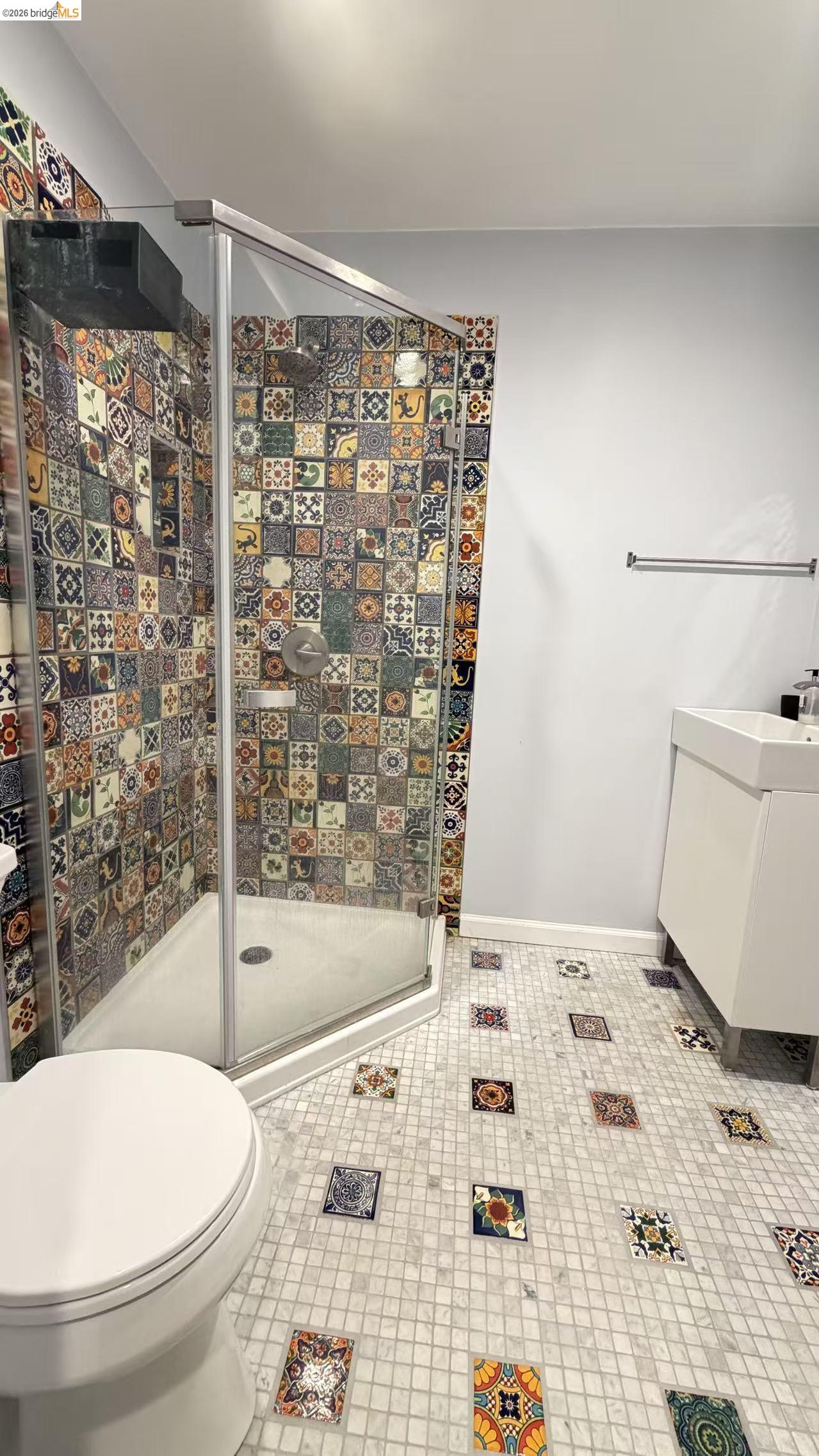 Detail Gallery Image 30 of 42 For 135 Alta Rd, Oakland,  CA 94618 - 3 Beds | 3 Baths