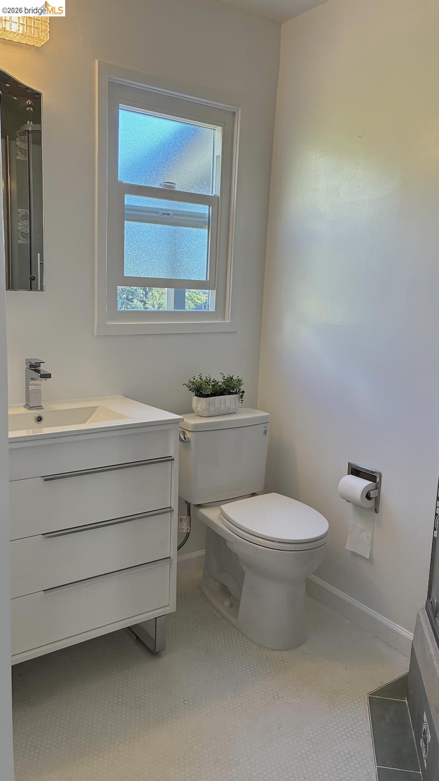 Detail Gallery Image 37 of 42 For 135 Alta Rd, Oakland,  CA 94618 - 3 Beds | 3 Baths