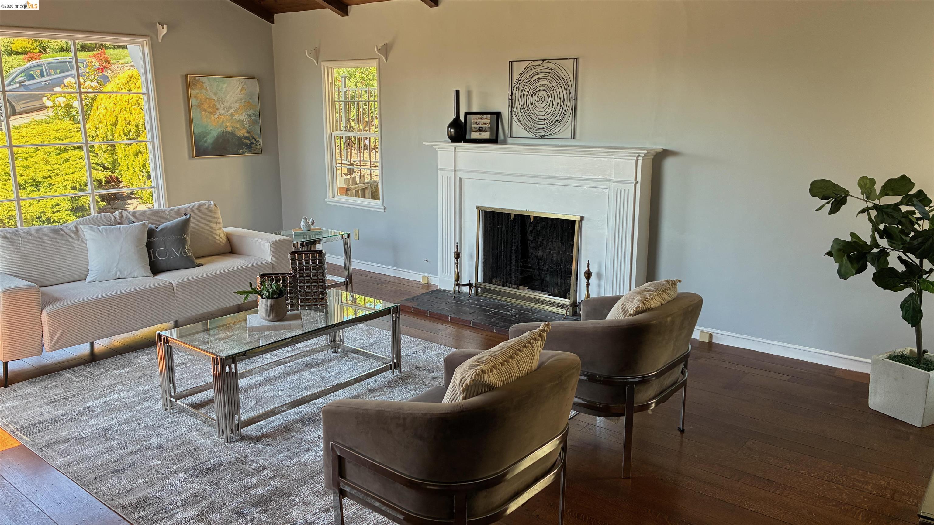 Detail Gallery Image 6 of 42 For 135 Alta Rd, Oakland,  CA 94618 - 3 Beds | 3 Baths