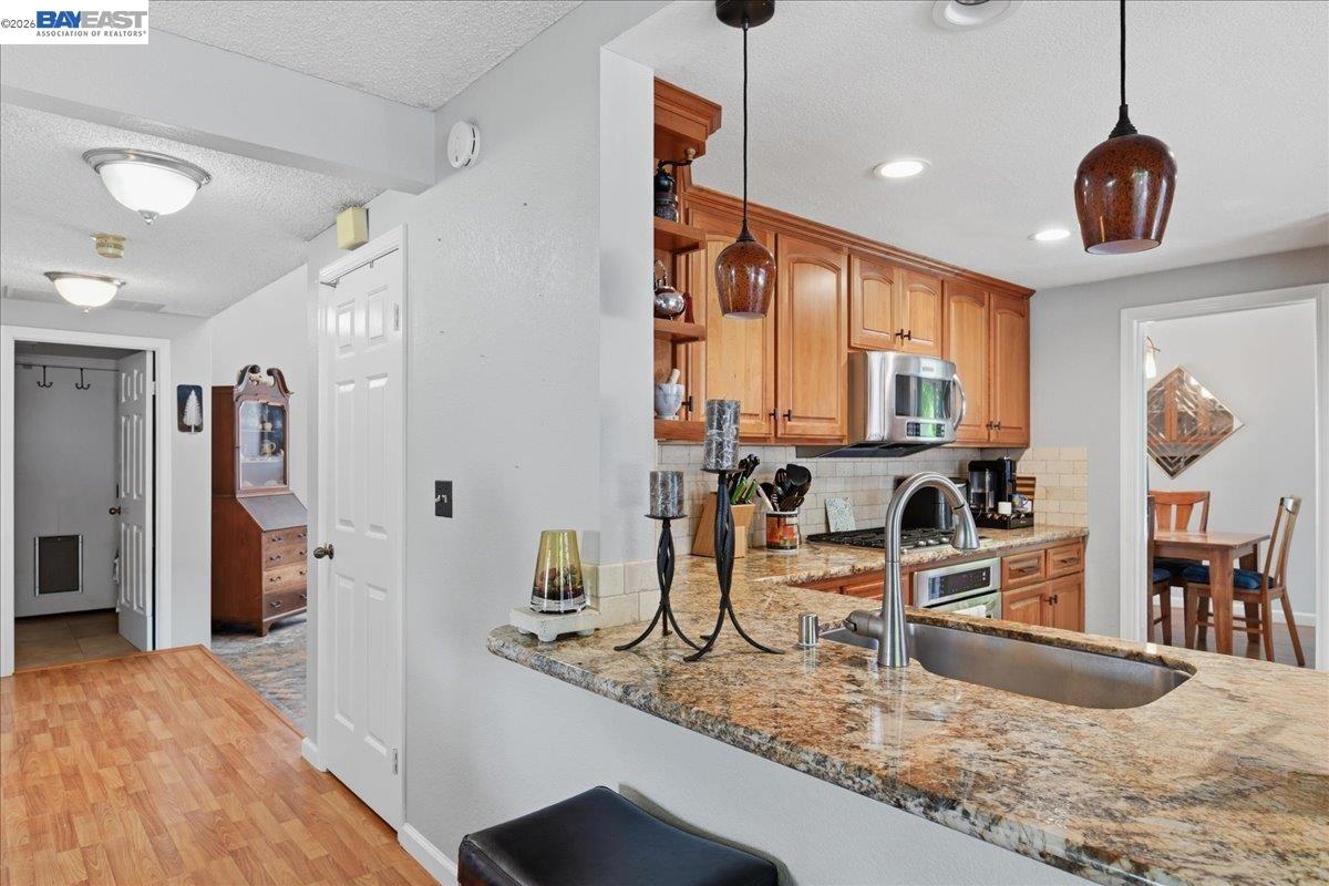 Detail Gallery Image 12 of 60 For 466 Crystalline Dr, Fremont,  CA 94539 - 4 Beds | 3 Baths