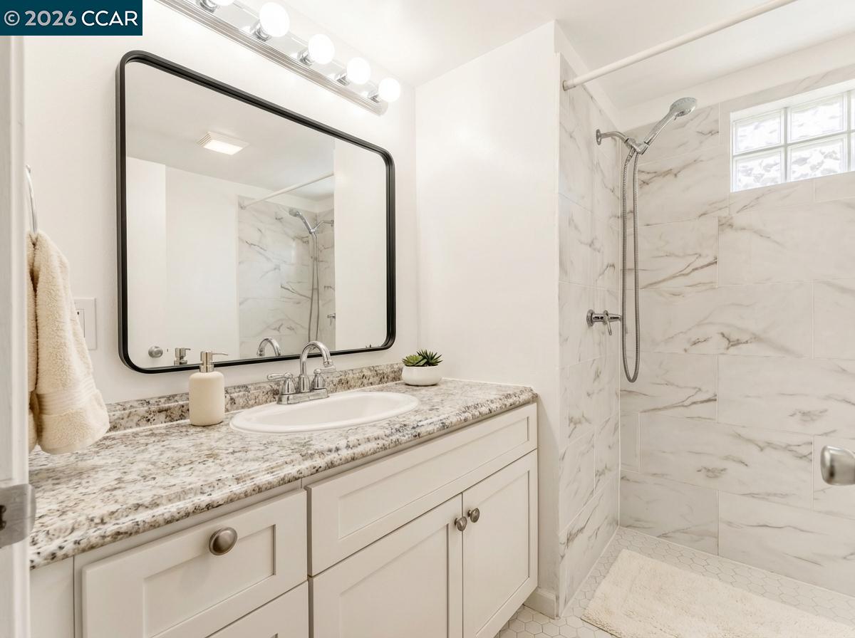 Detail Gallery Image 11 of 29 For 2399 E 14th St #105,  San Leandro,  CA 94577 - 1 Beds | 1 Baths