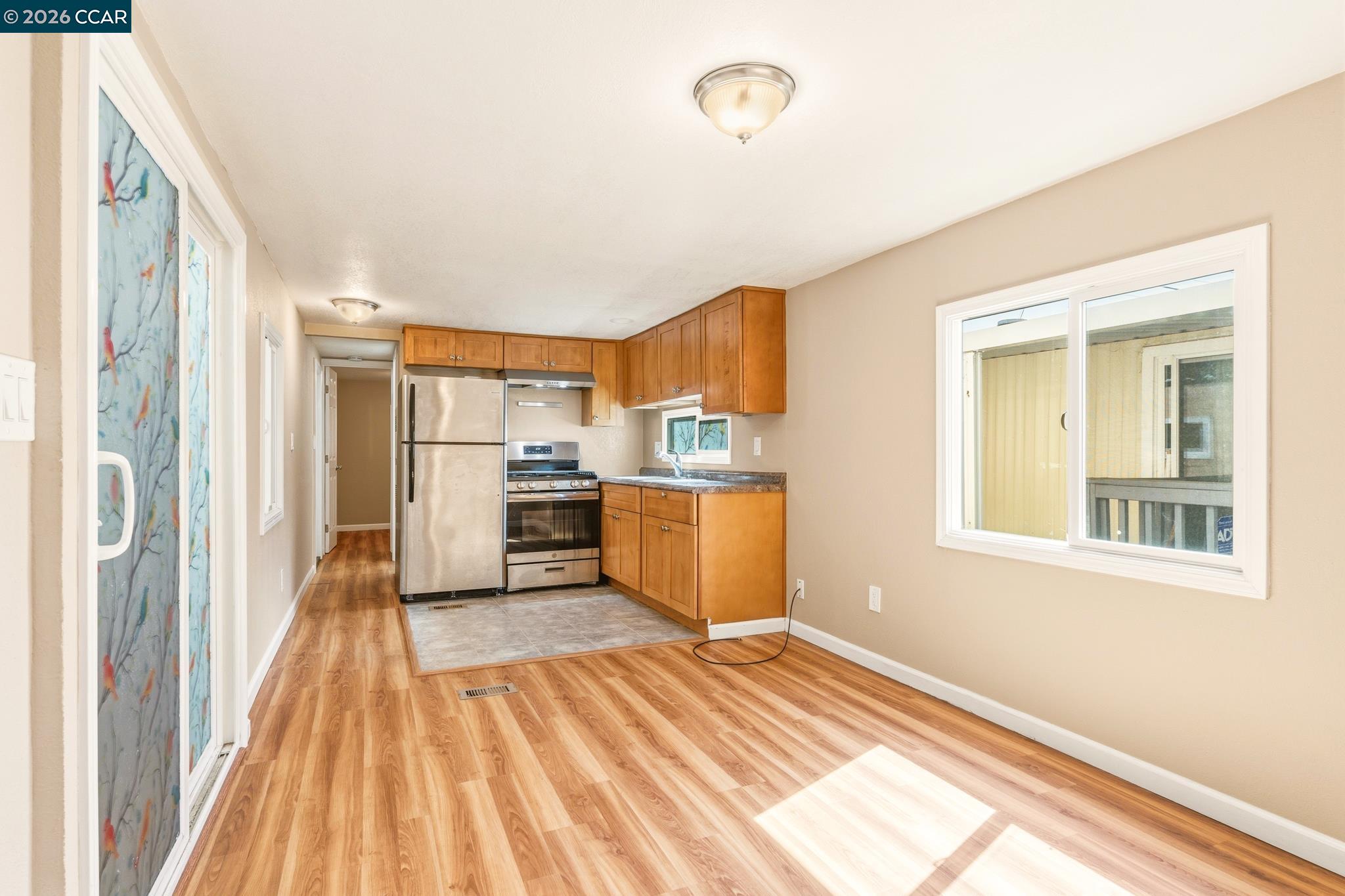 Detail Gallery Image 4 of 29 For 2399 E 14th St #105,  San Leandro,  CA 94577 - 1 Beds | 1 Baths