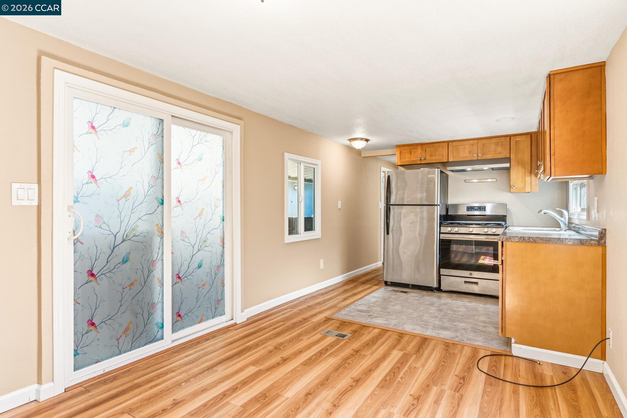 Detail Gallery Image 7 of 29 For 2399 E 14th St #105,  San Leandro,  CA 94577 - 1 Beds | 1 Baths