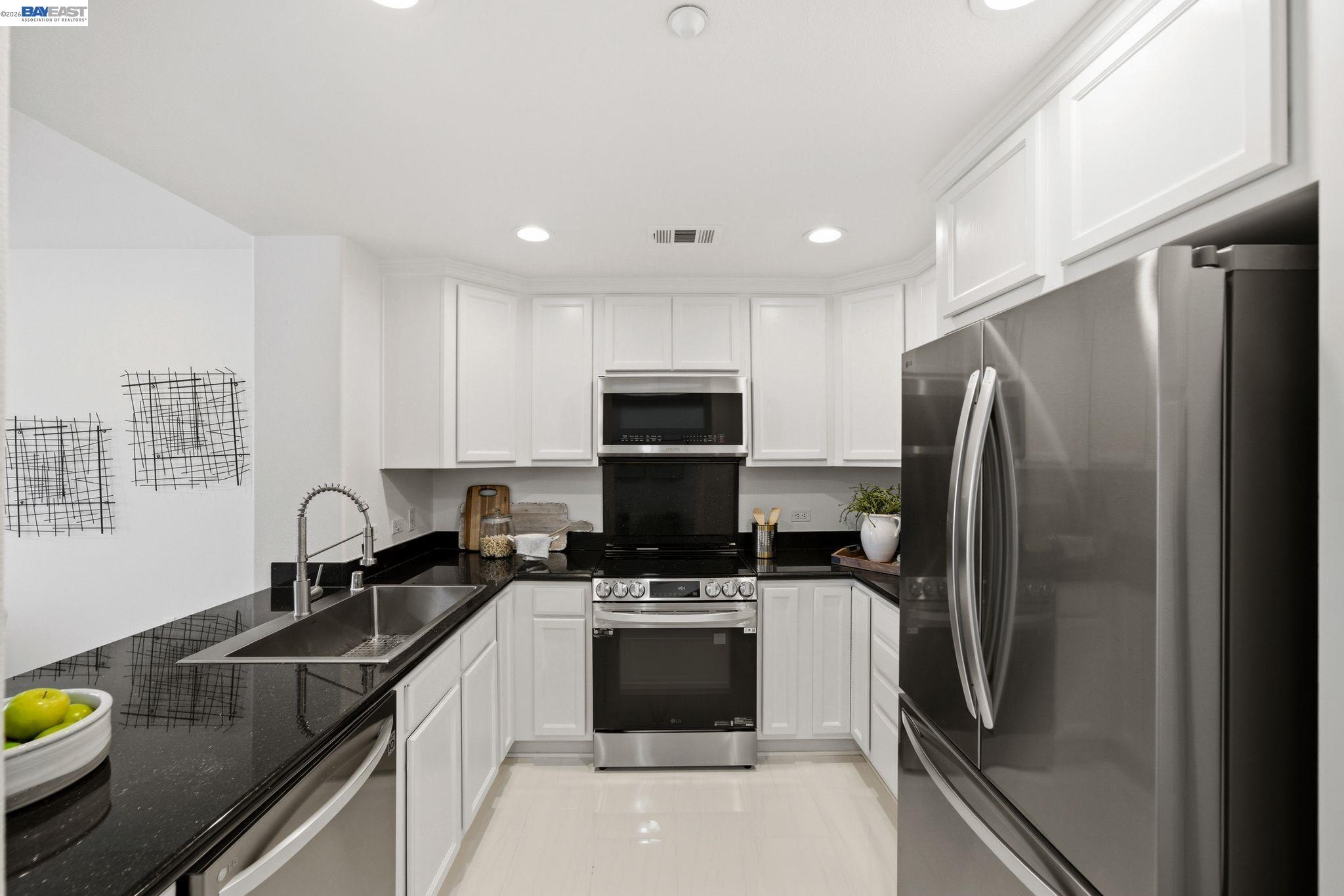 Photo #12: 41129516 Listing: Photo #12