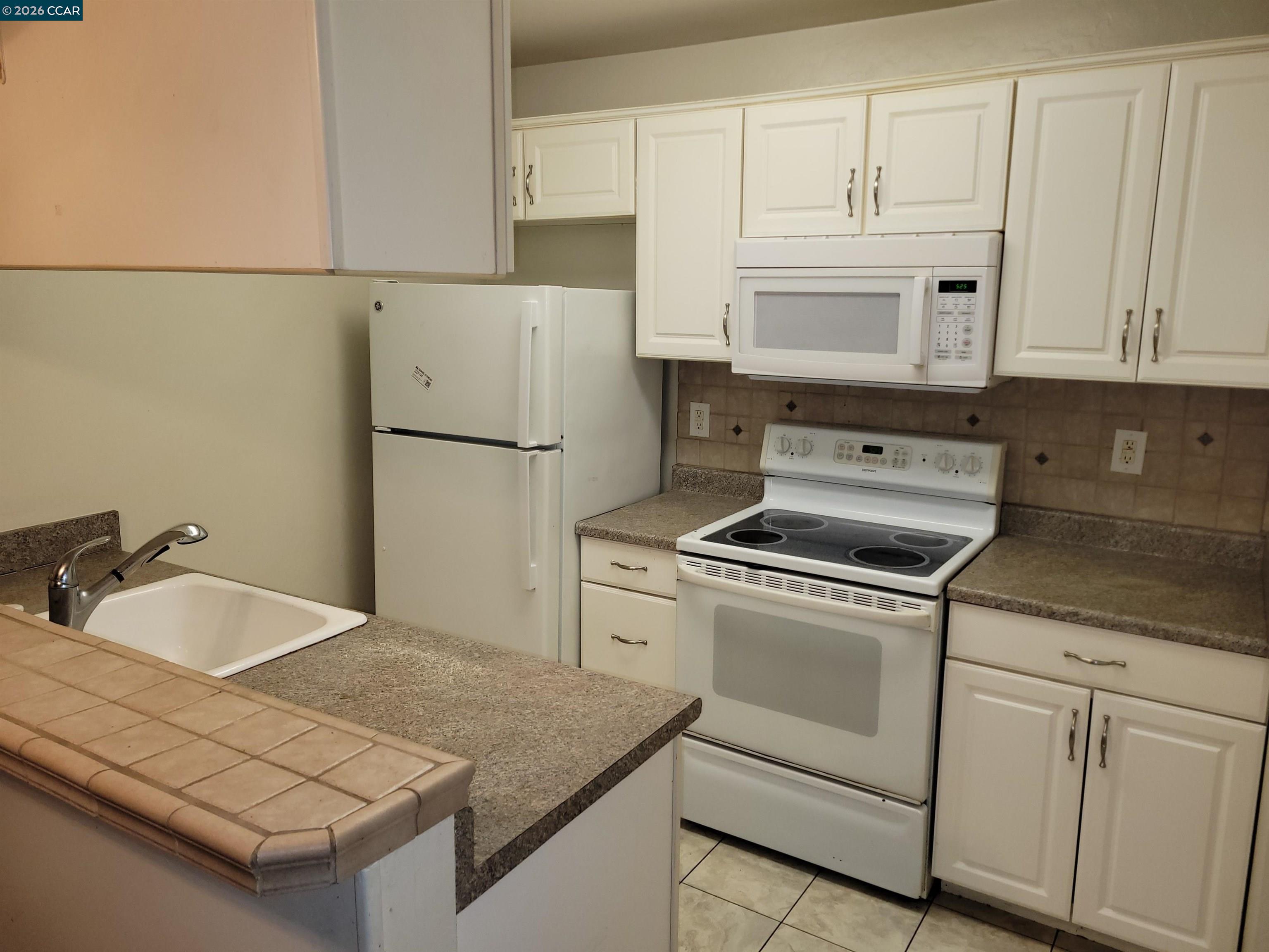 Photo #6: 41129520 Listing: Photo #6