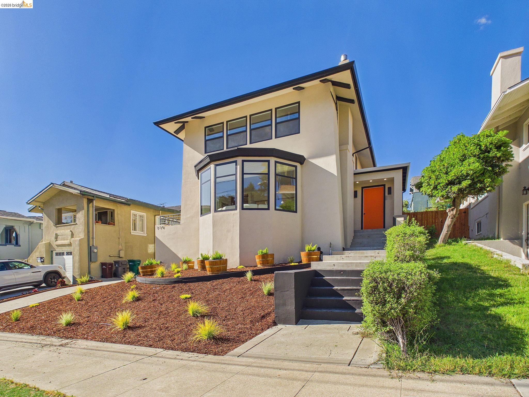 Detail Gallery Image 2 of 50 For 714 Walavista Ave, Oakland,  CA 94610 - 4 Beds | 4/1 Baths