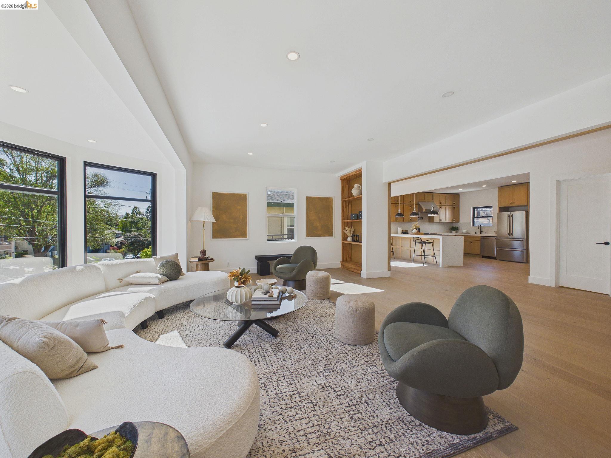 Detail Gallery Image 11 of 50 For 714 Walavista Ave, Oakland,  CA 94610 - 4 Beds | 4/1 Baths