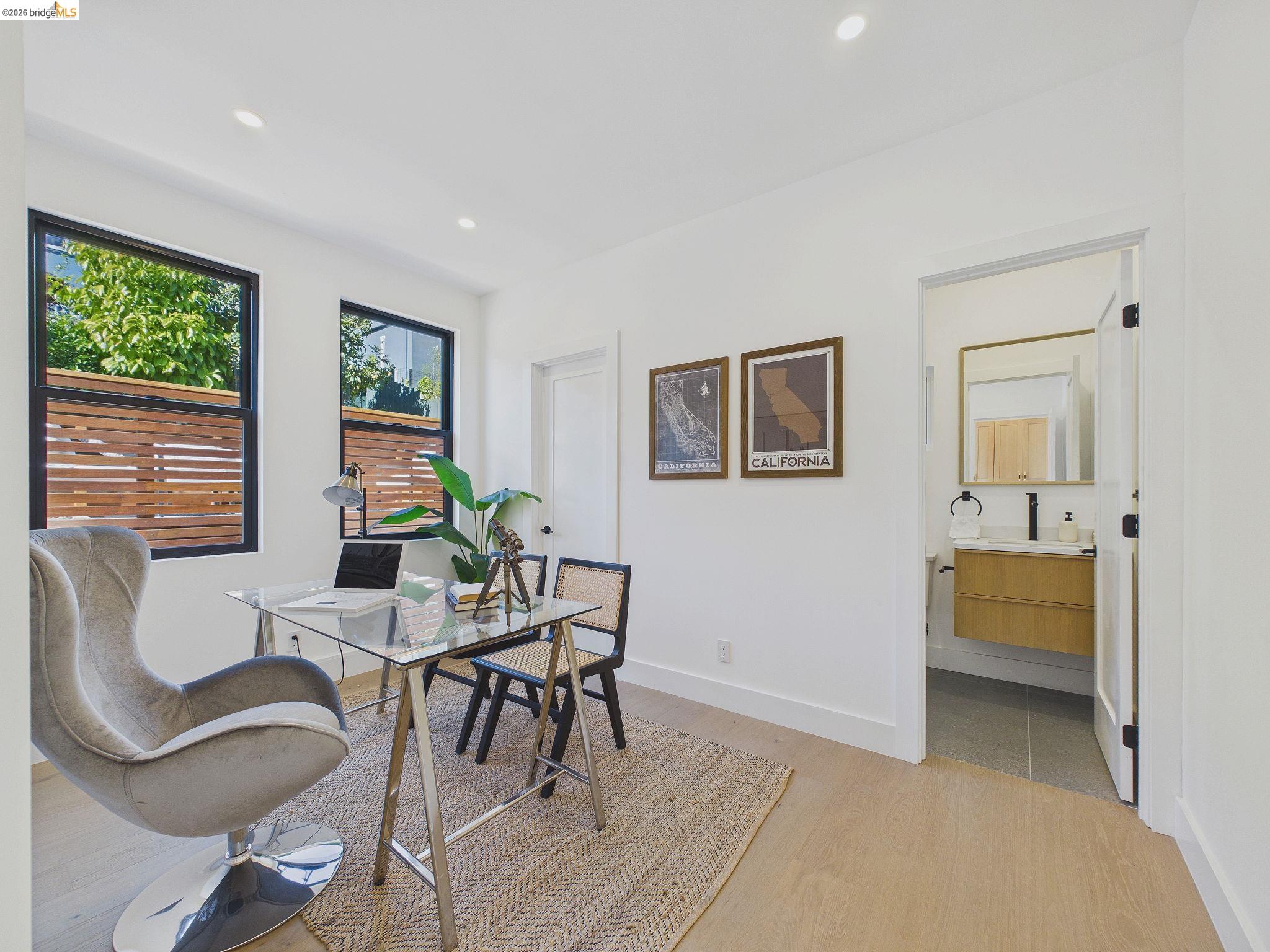 Detail Gallery Image 21 of 50 For 714 Walavista Ave, Oakland,  CA 94610 - 4 Beds | 4/1 Baths