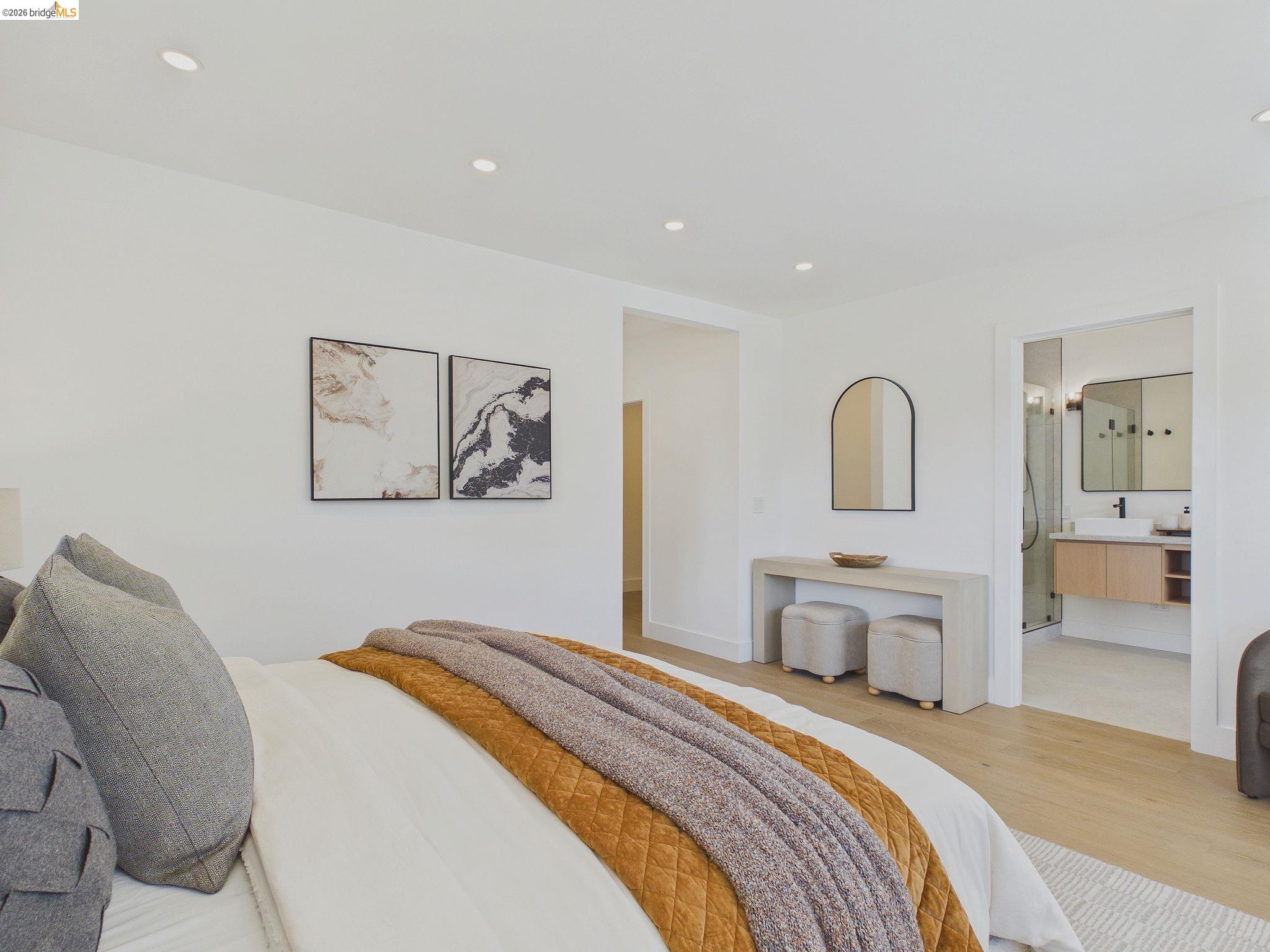 Detail Gallery Image 29 of 50 For 714 Walavista Ave, Oakland,  CA 94610 - 4 Beds | 4/1 Baths