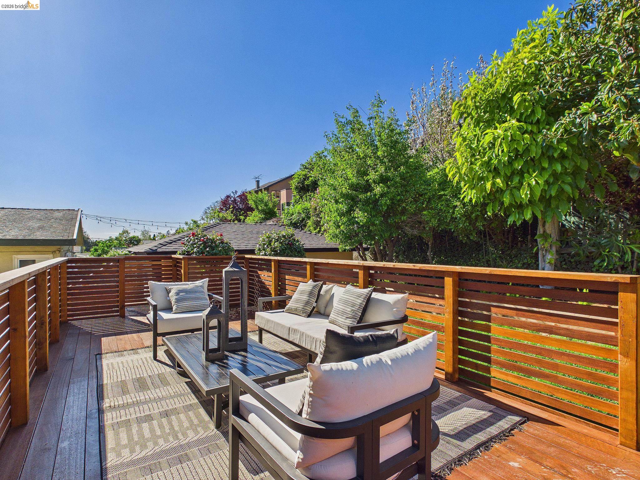 Detail Gallery Image 41 of 50 For 714 Walavista Ave, Oakland,  CA 94610 - 4 Beds | 4/1 Baths