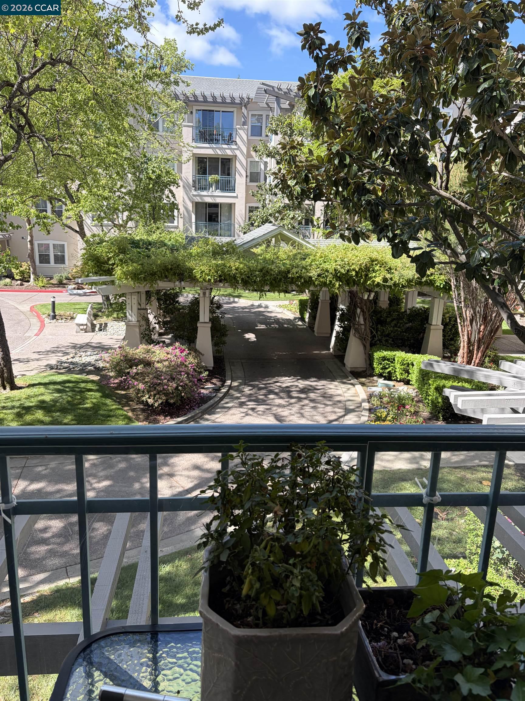 Photo #2: 41129526 Listing: Photo #2