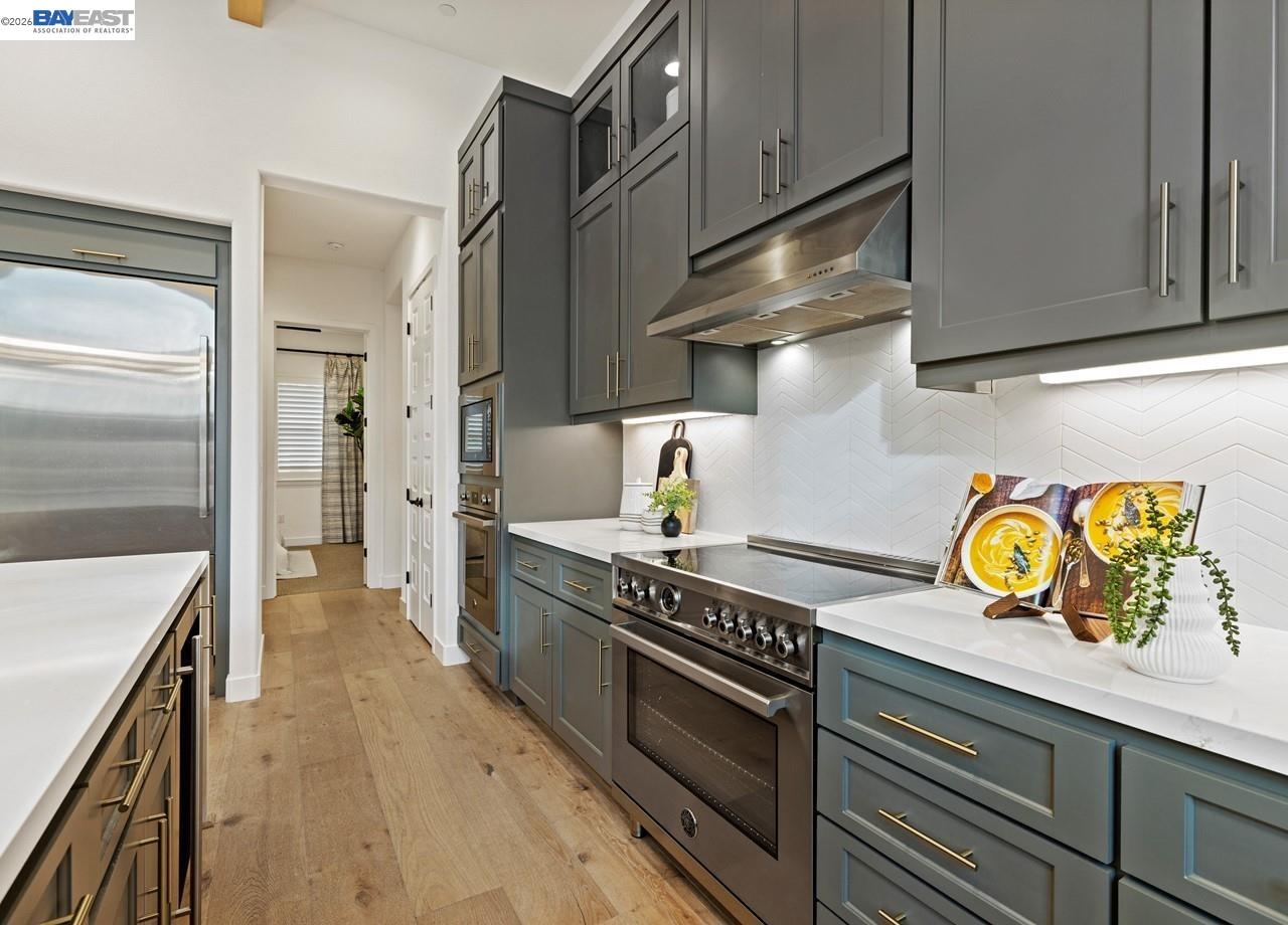 Detail Gallery Image 12 of 60 For 580 Boyd Rd, Pleasant Hill,  CA 94523 - 5 Beds | 4/1 Baths