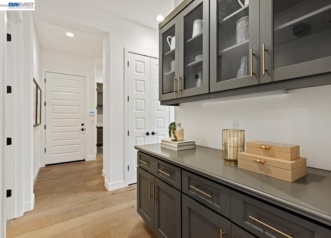 Detail Gallery Image 24 of 60 For 580 Boyd Rd, Pleasant Hill,  CA 94523 - 5 Beds | 4/1 Baths