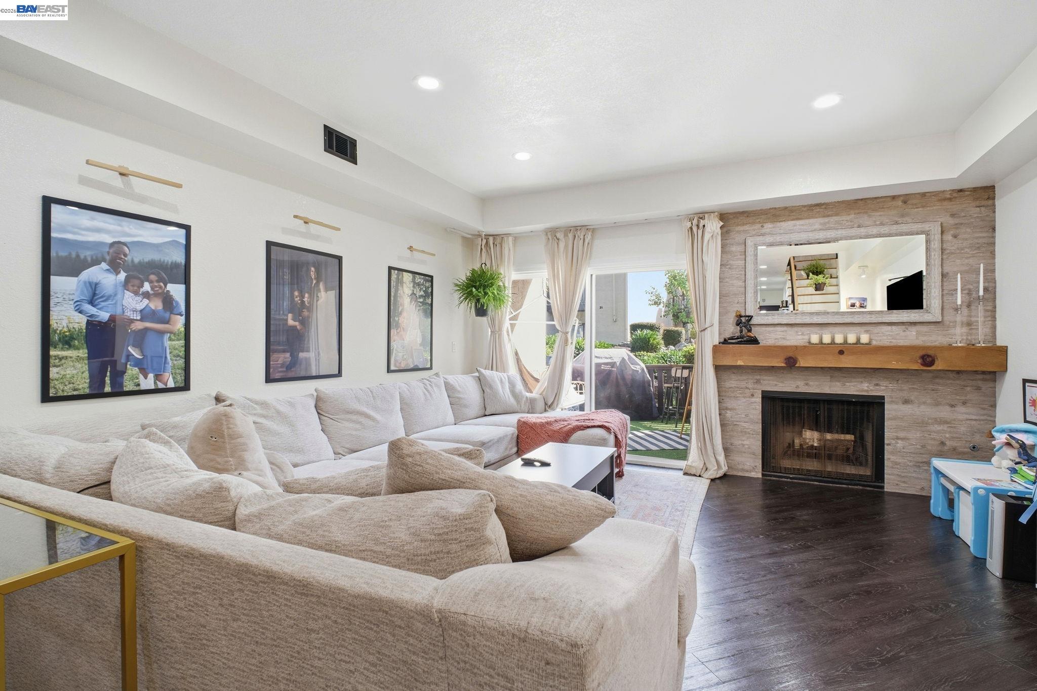 Photo #1: 41129532 Listing: Photo #1