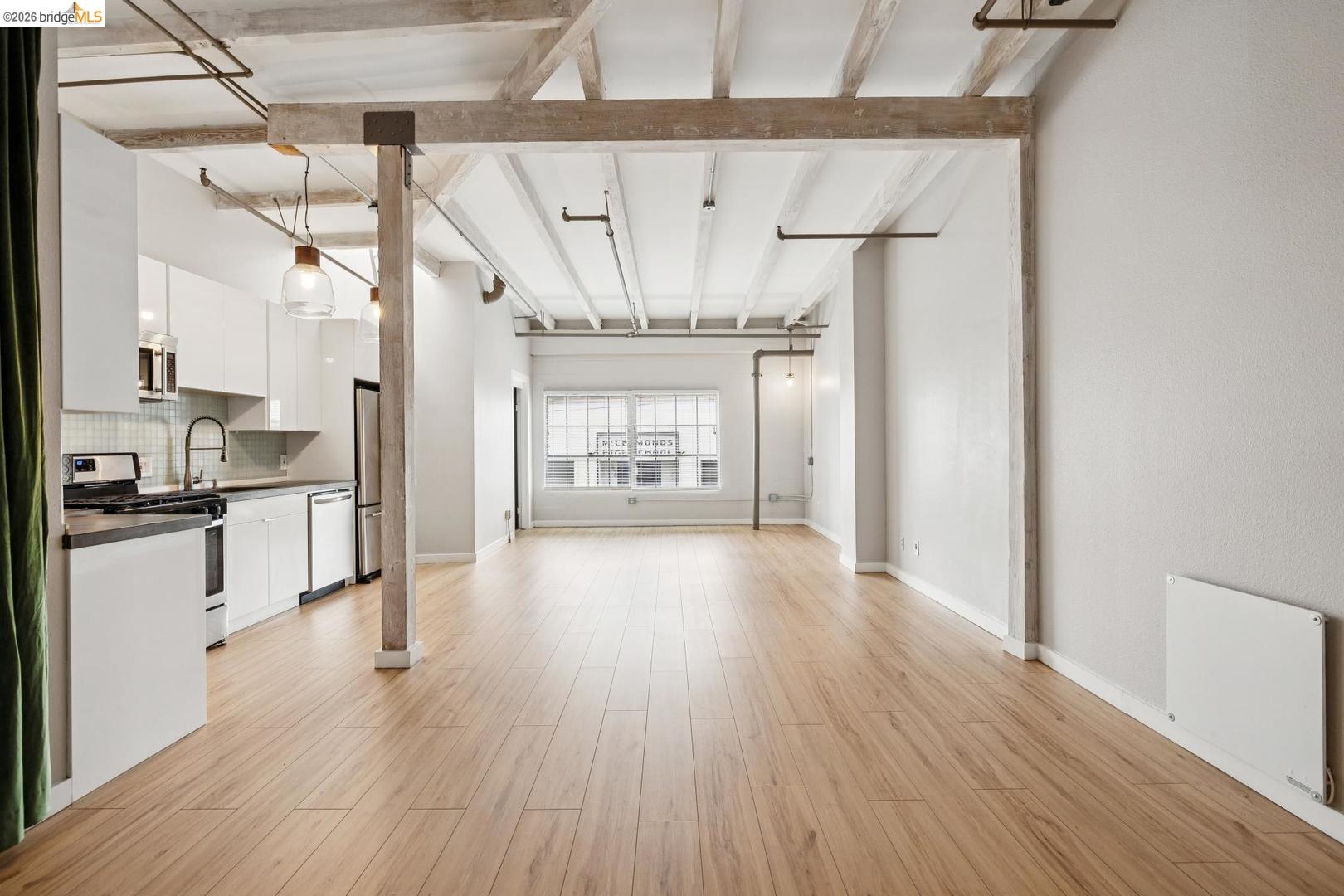 Photo #8: 41129534 Listing: Photo #8