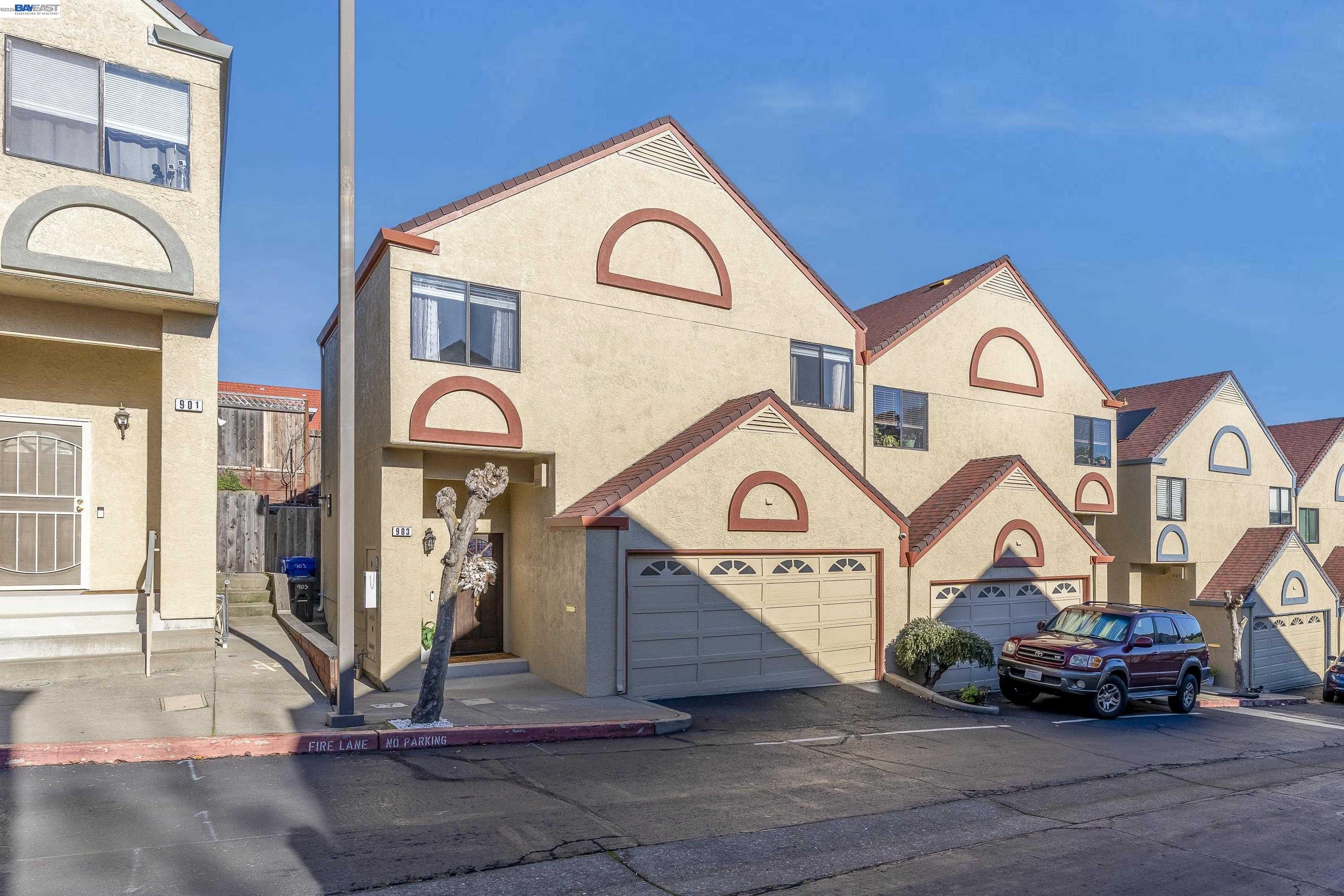 Detail Gallery Image 2 of 60 For 903 Appian Knoll Ct, El Sobrante,  CA 94803 - 3 Beds | 2/1 Baths