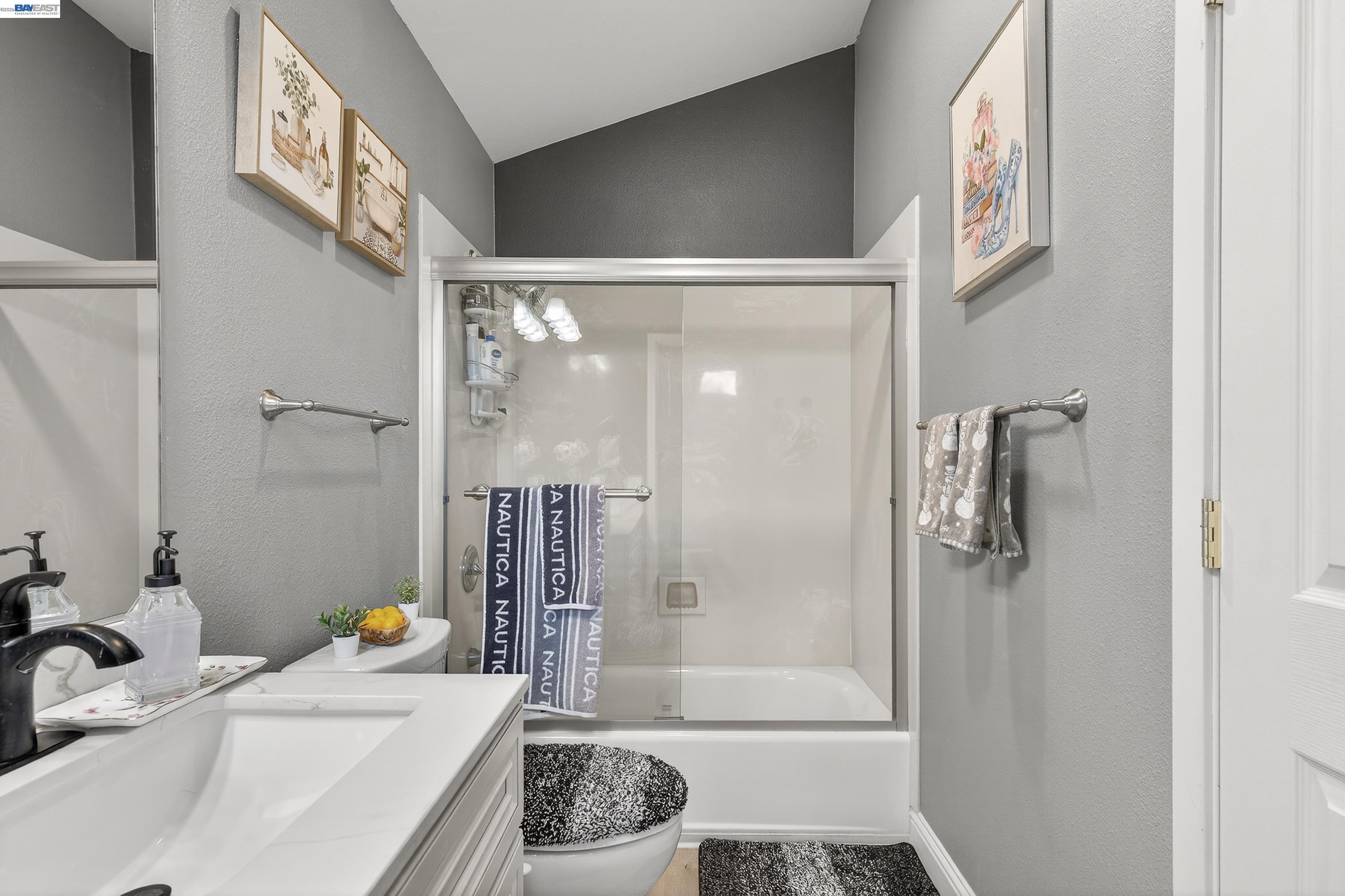 Detail Gallery Image 30 of 60 For 903 Appian Knoll Ct, El Sobrante,  CA 94803 - 3 Beds | 2/1 Baths