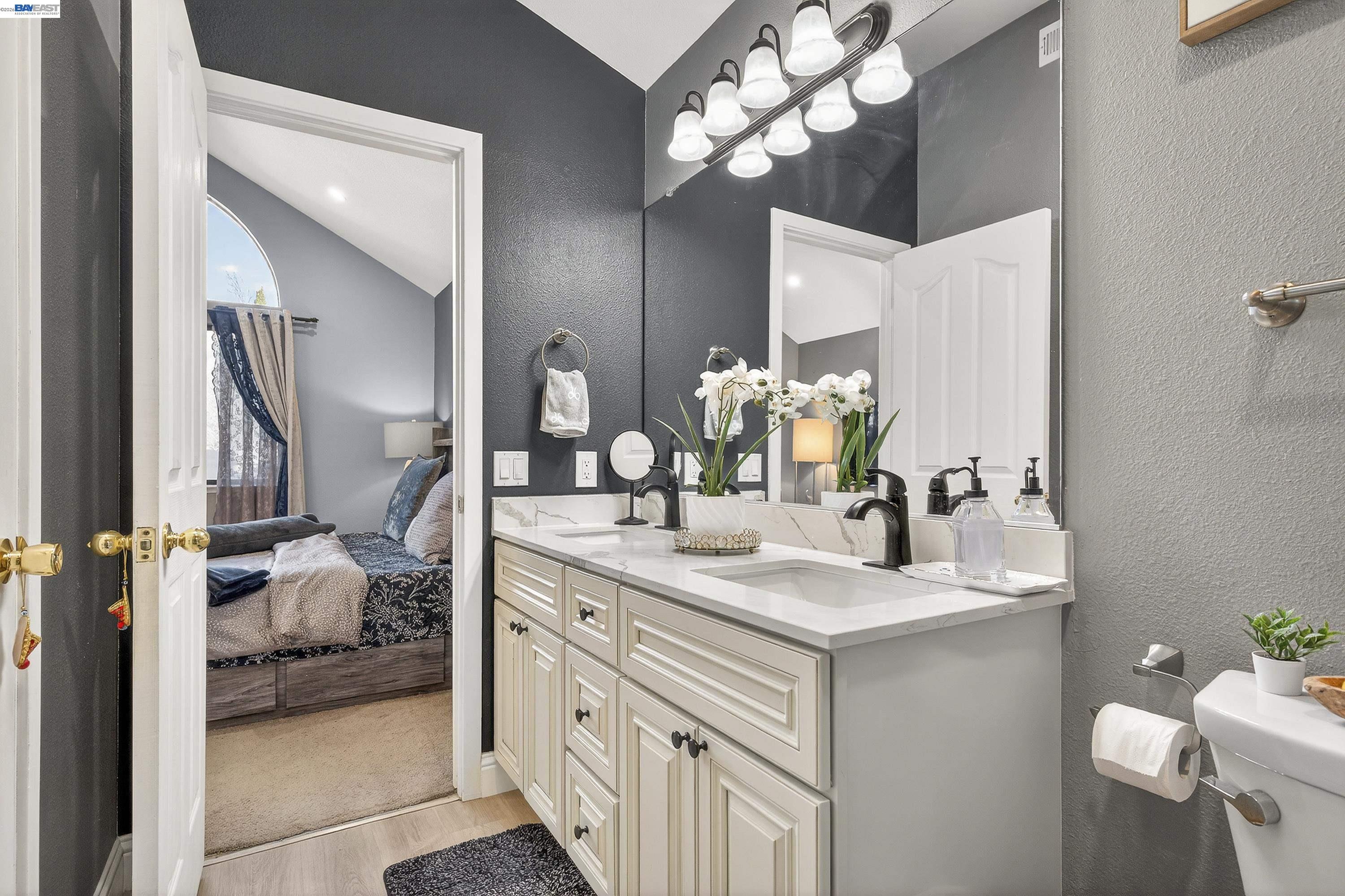 Detail Gallery Image 31 of 60 For 903 Appian Knoll Ct, El Sobrante,  CA 94803 - 3 Beds | 2/1 Baths