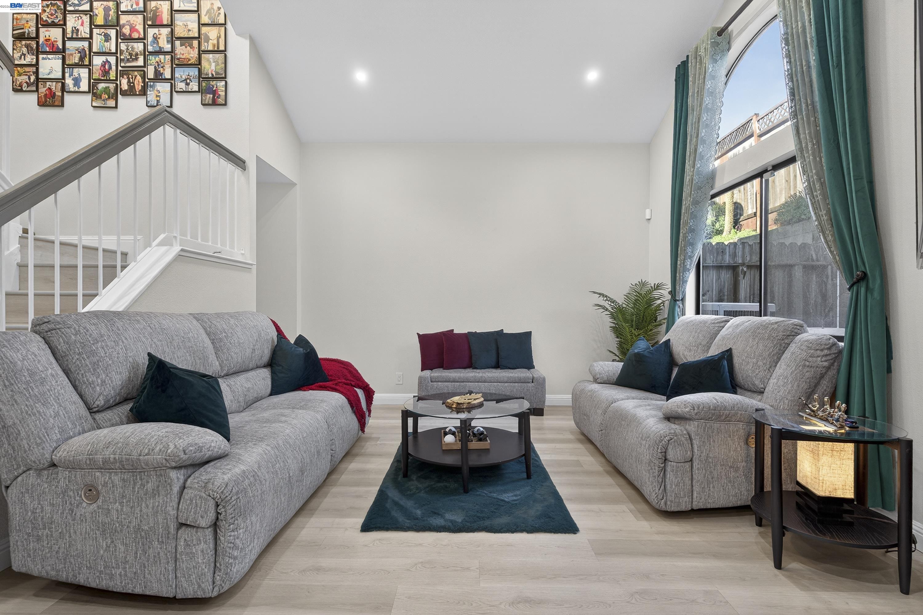 Detail Gallery Image 6 of 60 For 903 Appian Knoll Ct, El Sobrante,  CA 94803 - 3 Beds | 2/1 Baths