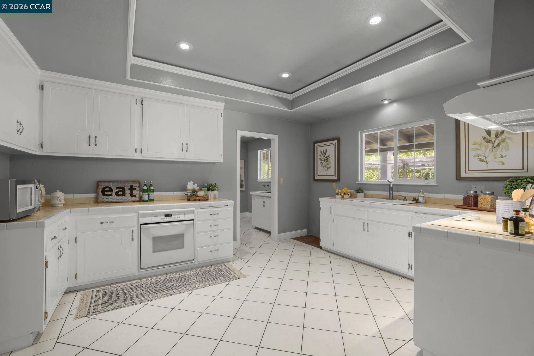 Detail Gallery Image 15 of 48 For 3624 Sanford St, Concord,  CA 94520 - 4 Beds | 3 Baths