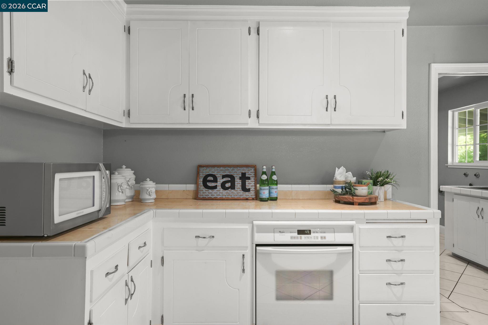 Detail Gallery Image 17 of 48 For 3624 Sanford St, Concord,  CA 94520 - 4 Beds | 3 Baths