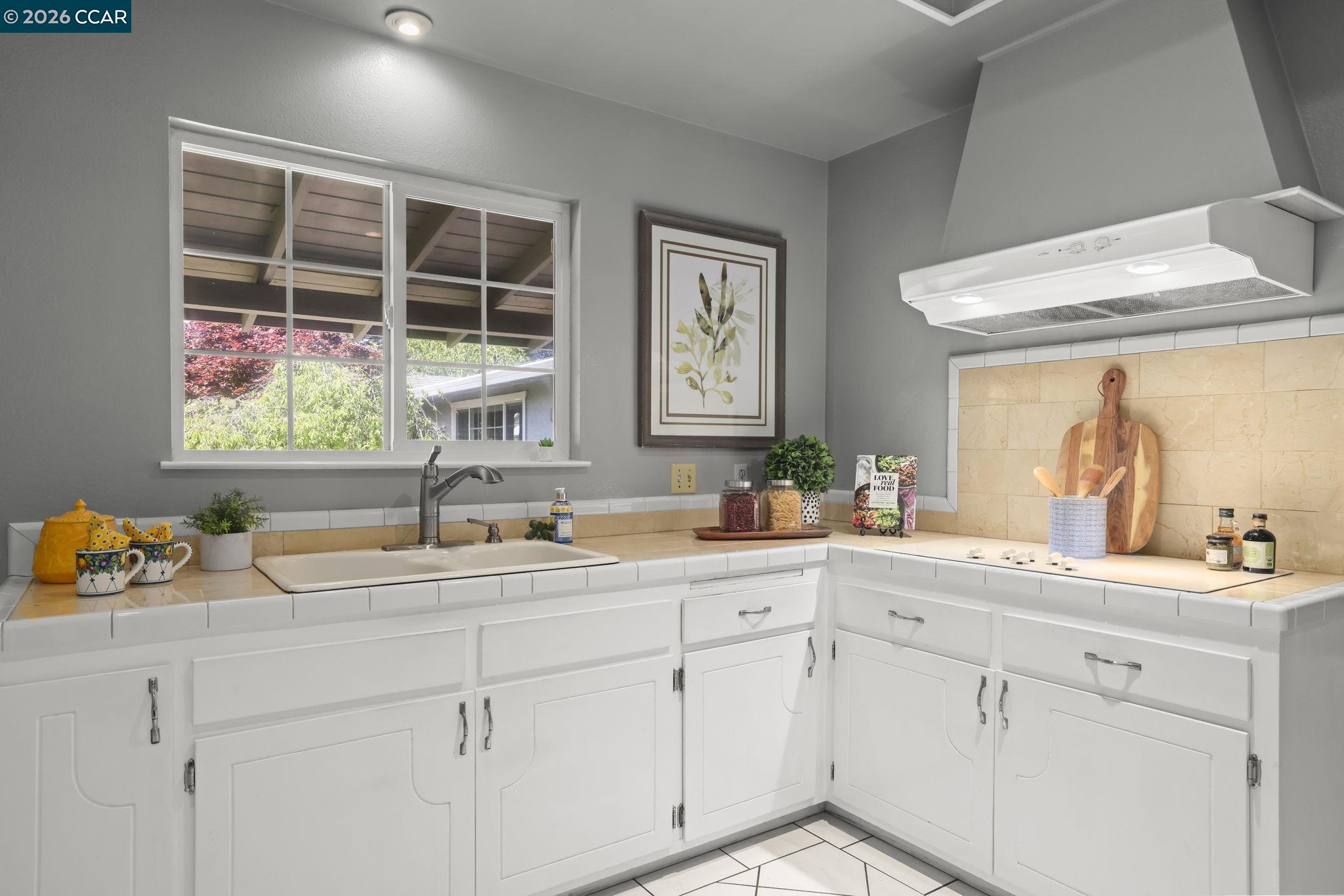 Detail Gallery Image 18 of 48 For 3624 Sanford St, Concord,  CA 94520 - 4 Beds | 3 Baths