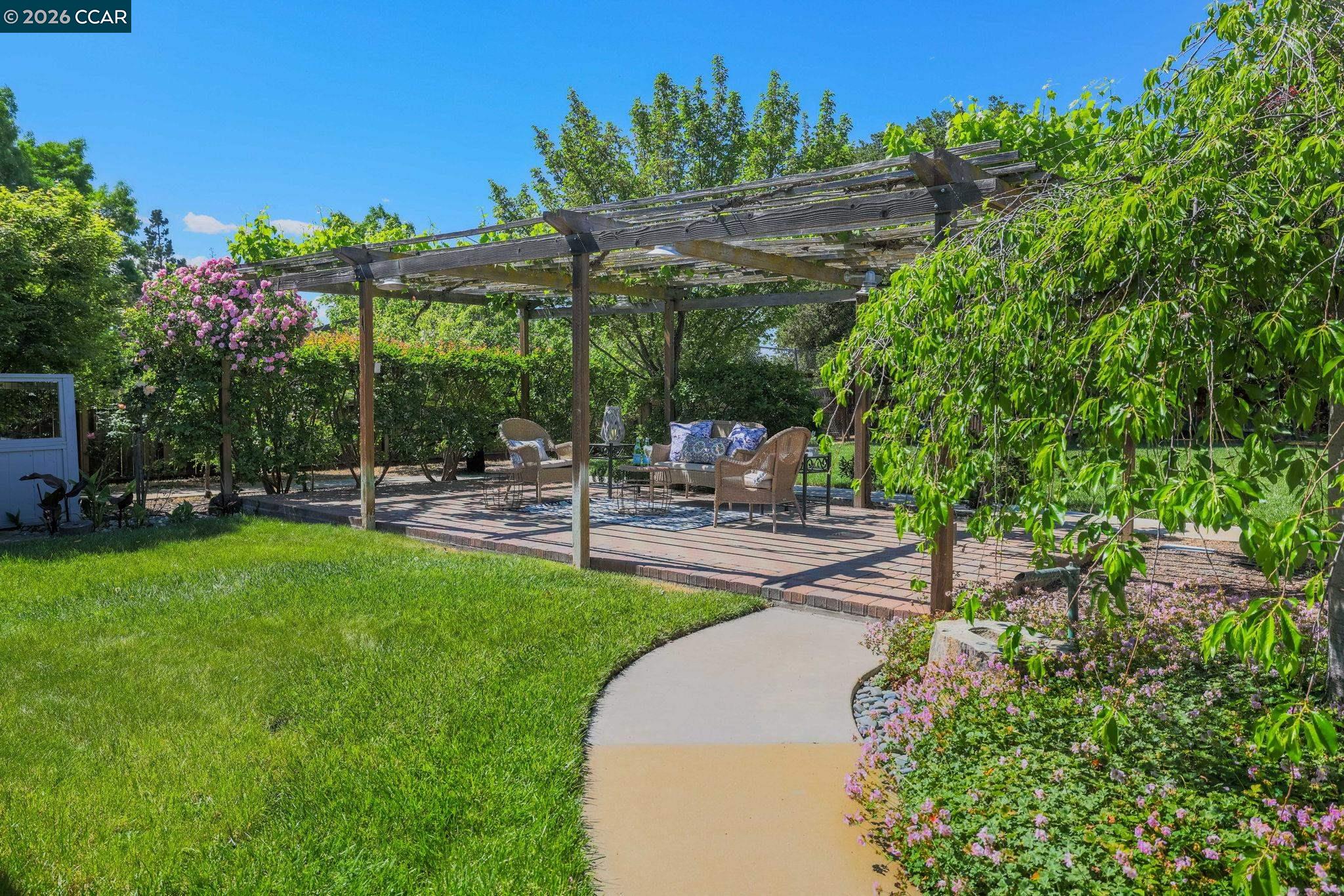 Detail Gallery Image 45 of 48 For 3624 Sanford St, Concord,  CA 94520 - 4 Beds | 3 Baths