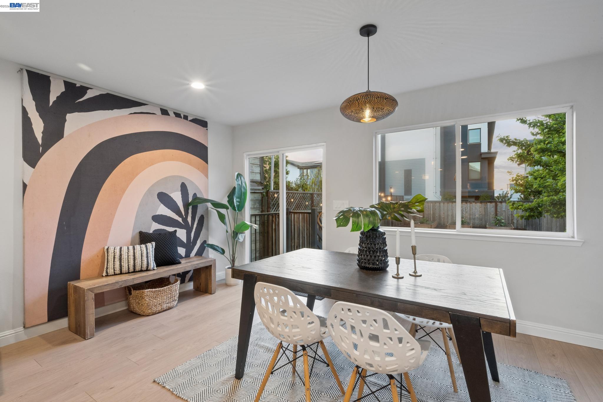 Detail Gallery Image 12 of 43 For 2431 Linden Street, Oakland,  CA 94607 - 4 Beds | 3 Baths