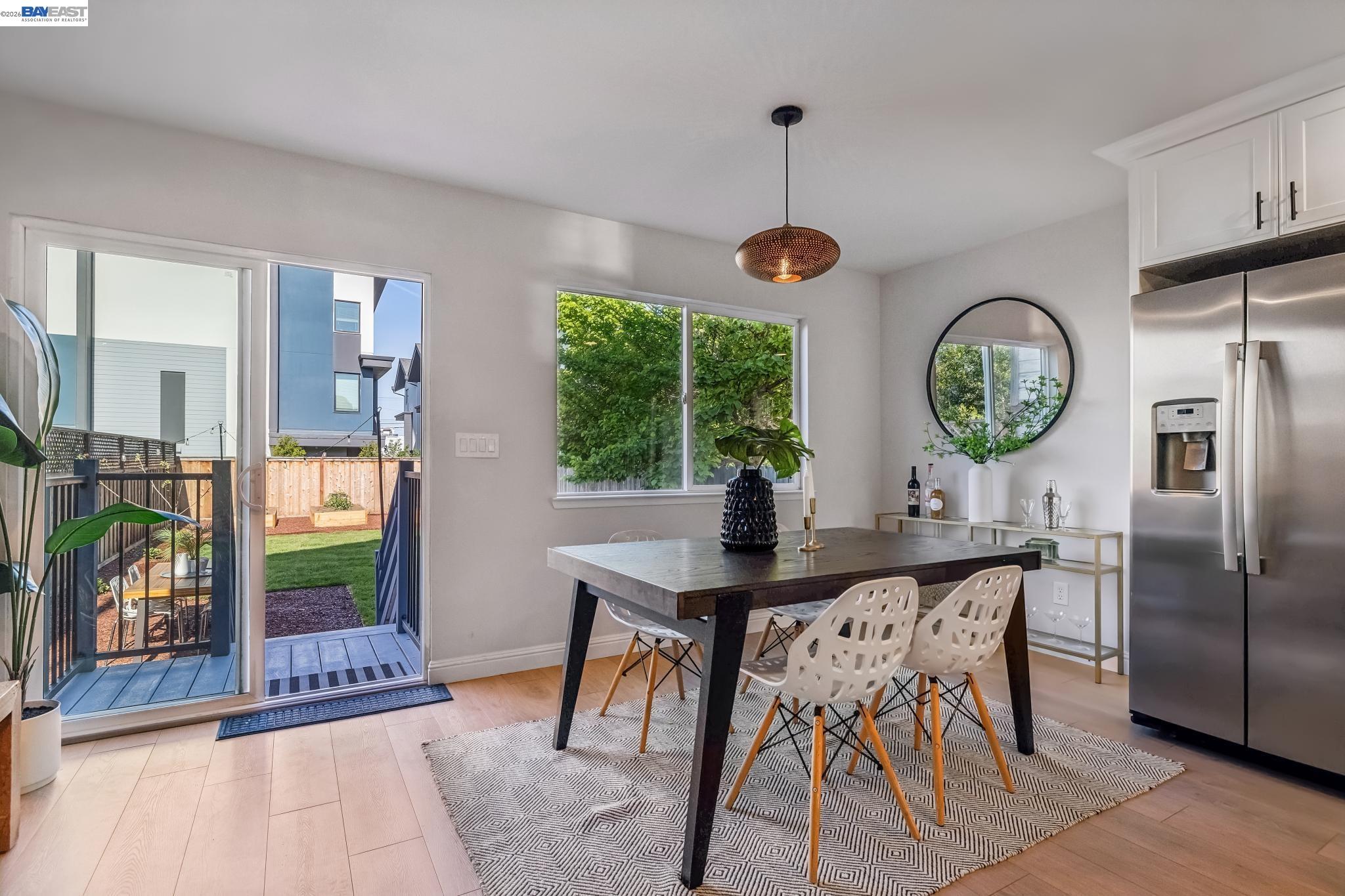 Detail Gallery Image 13 of 43 For 2431 Linden Street, Oakland,  CA 94607 - 4 Beds | 3 Baths