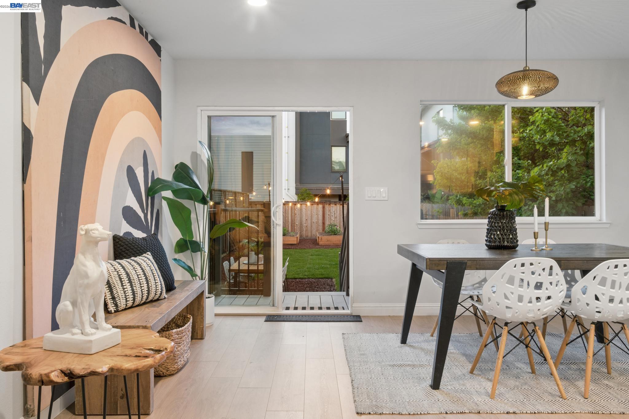 Detail Gallery Image 14 of 43 For 2431 Linden Street, Oakland,  CA 94607 - 4 Beds | 3 Baths