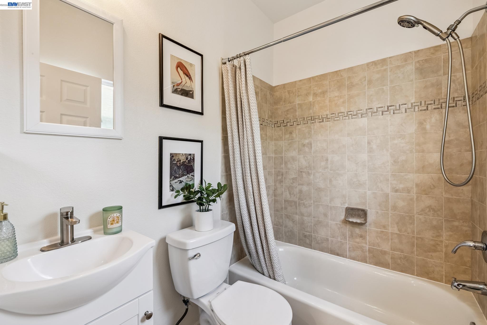 Detail Gallery Image 24 of 43 For 2431 Linden Street, Oakland,  CA 94607 - 4 Beds | 3 Baths