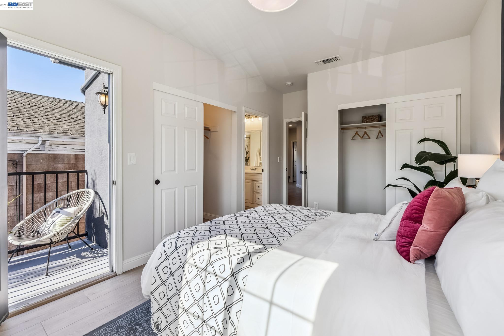 Detail Gallery Image 26 of 43 For 2431 Linden Street, Oakland,  CA 94607 - 4 Beds | 3 Baths